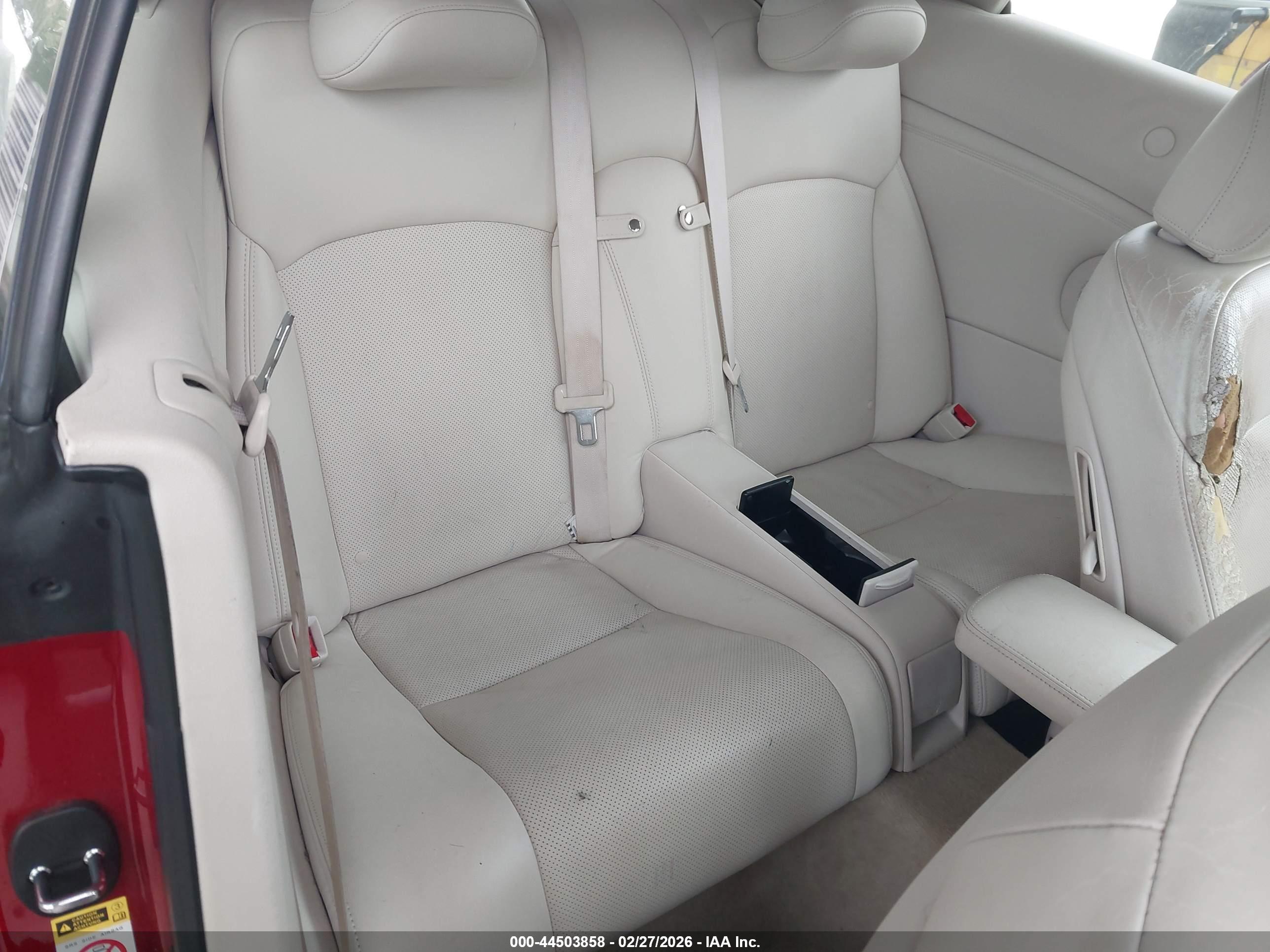 LEXUS IS image 8