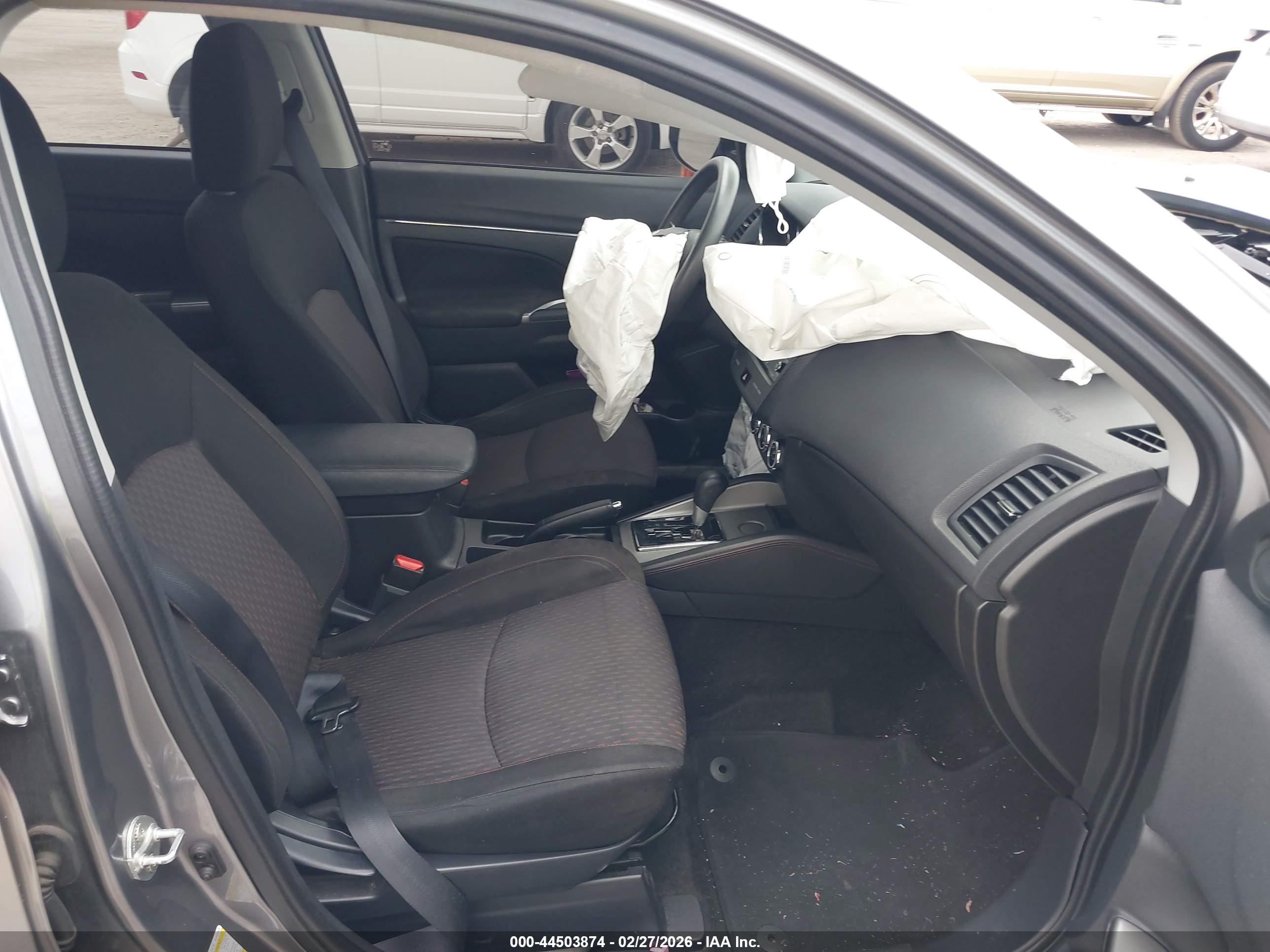 MITSUBISHI OUTLANDER image 5