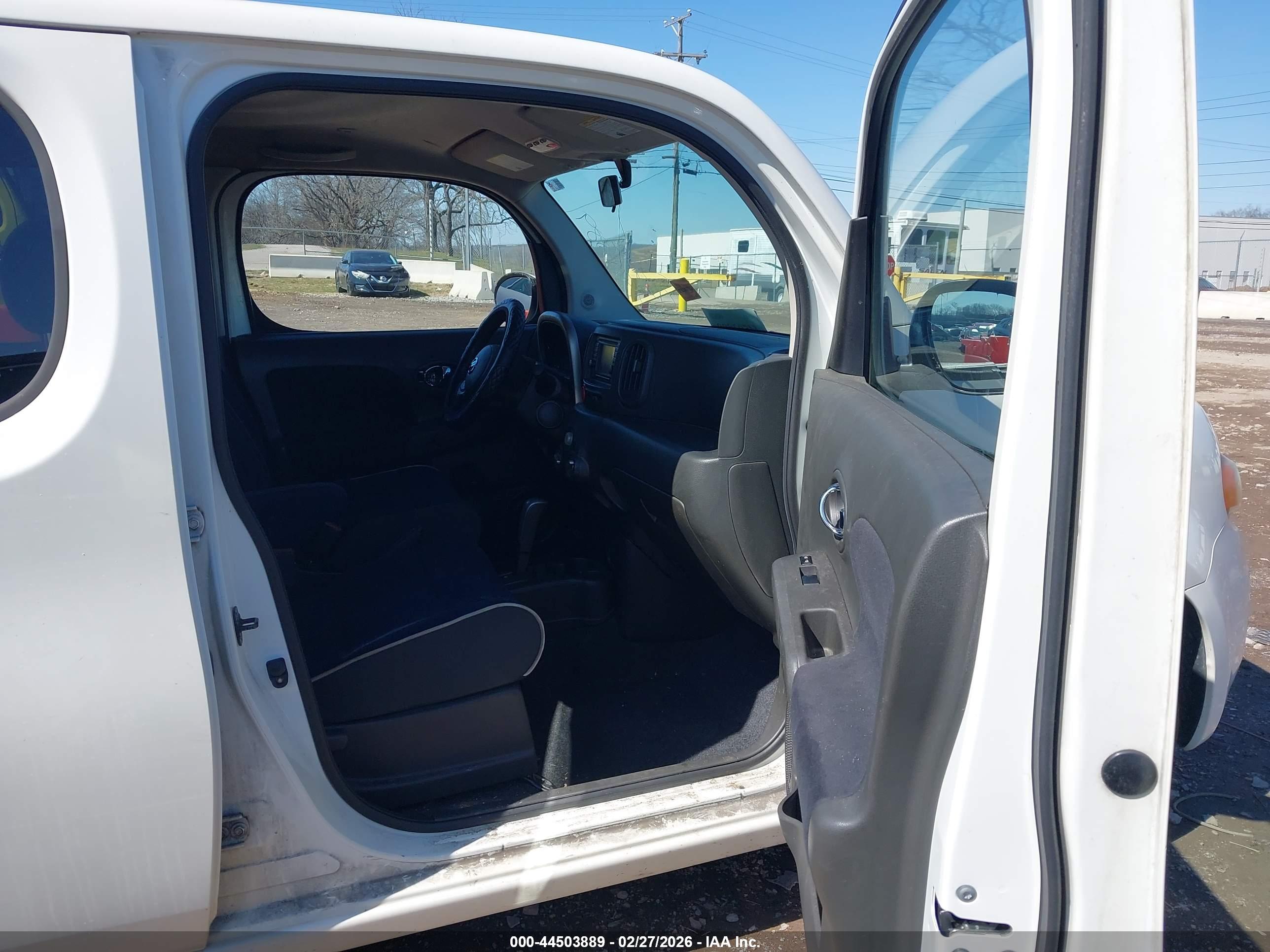 NISSAN CUBE image 5