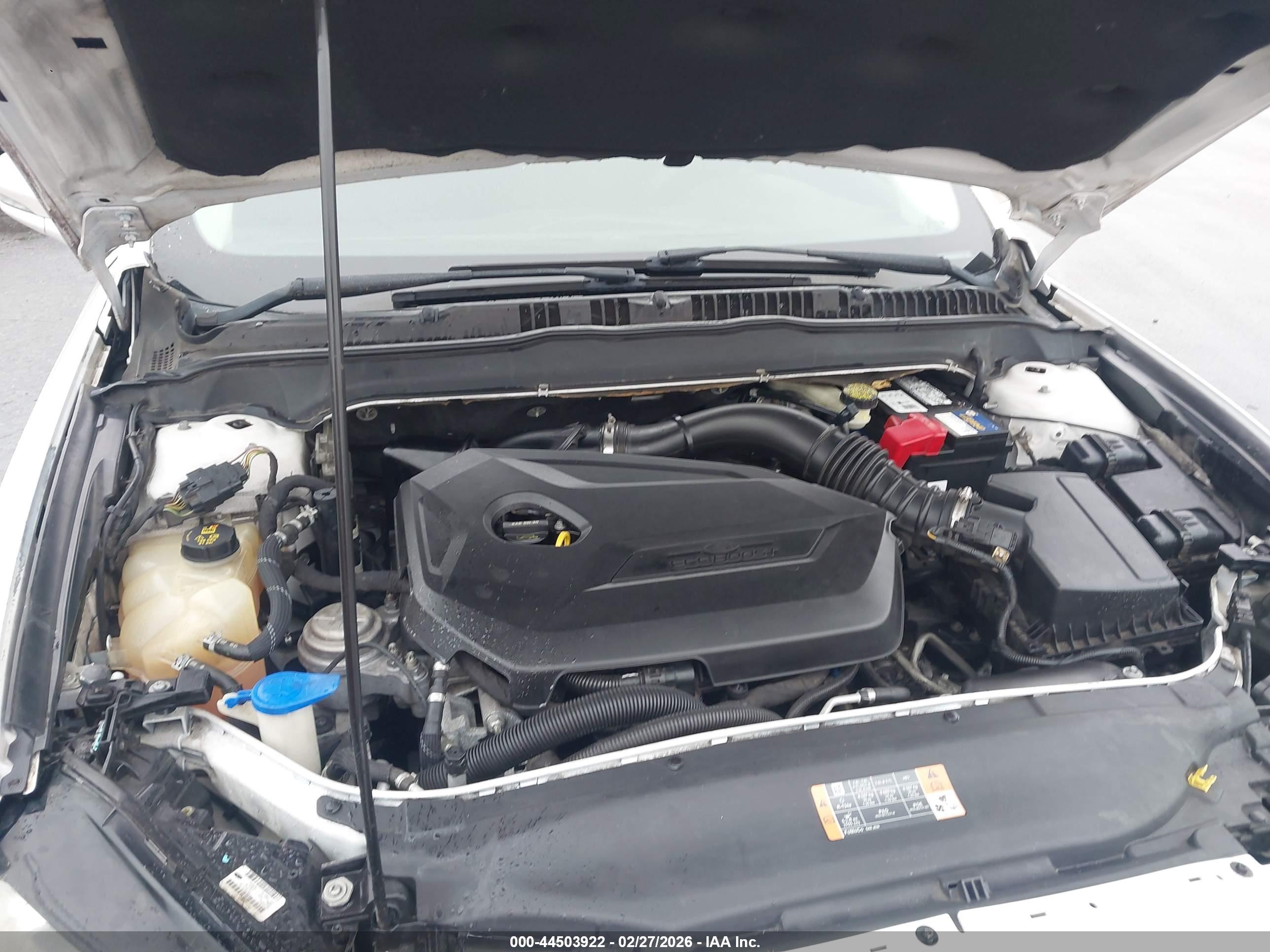 FORD FUSION image 10