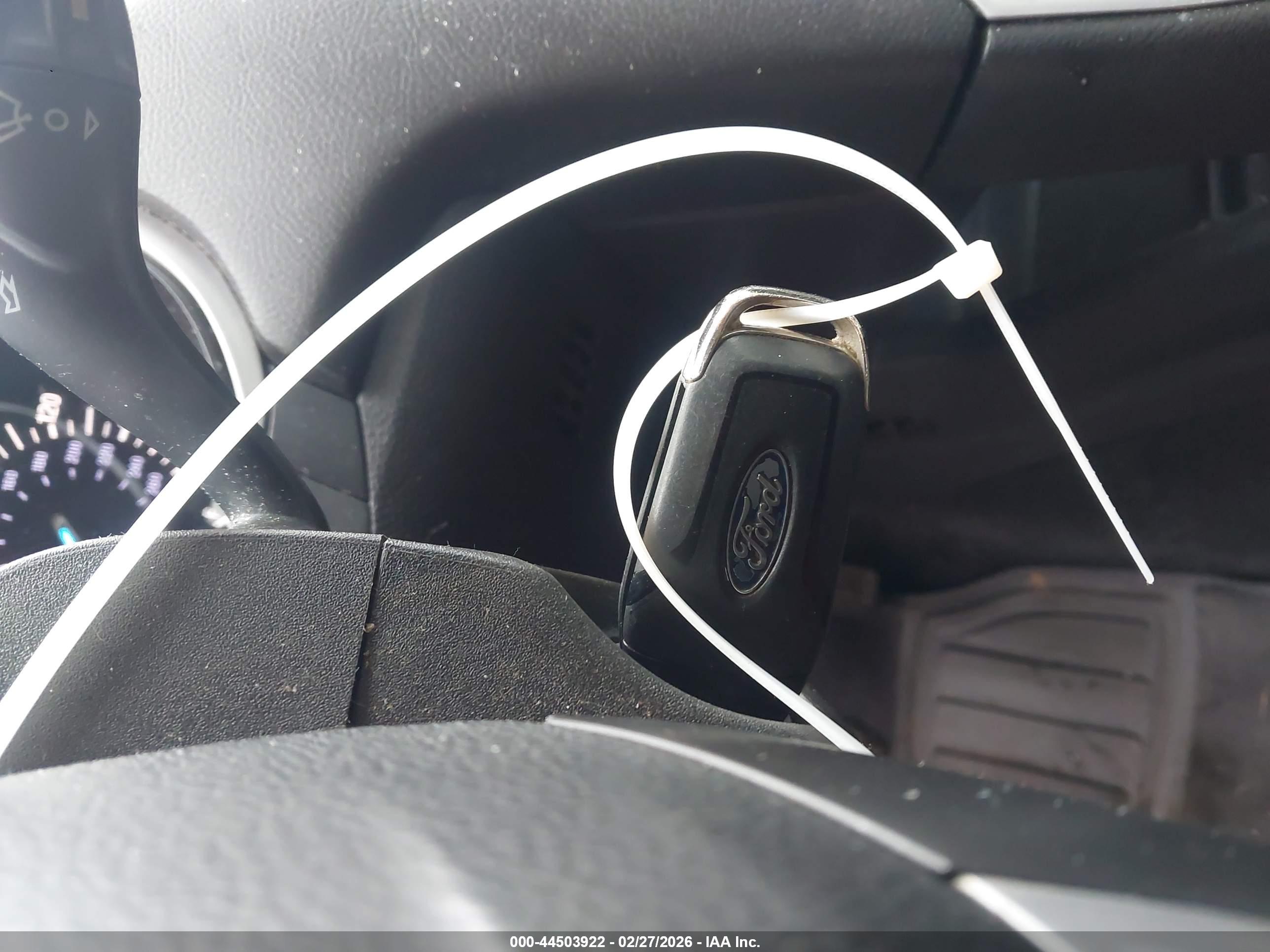FORD FUSION image 11