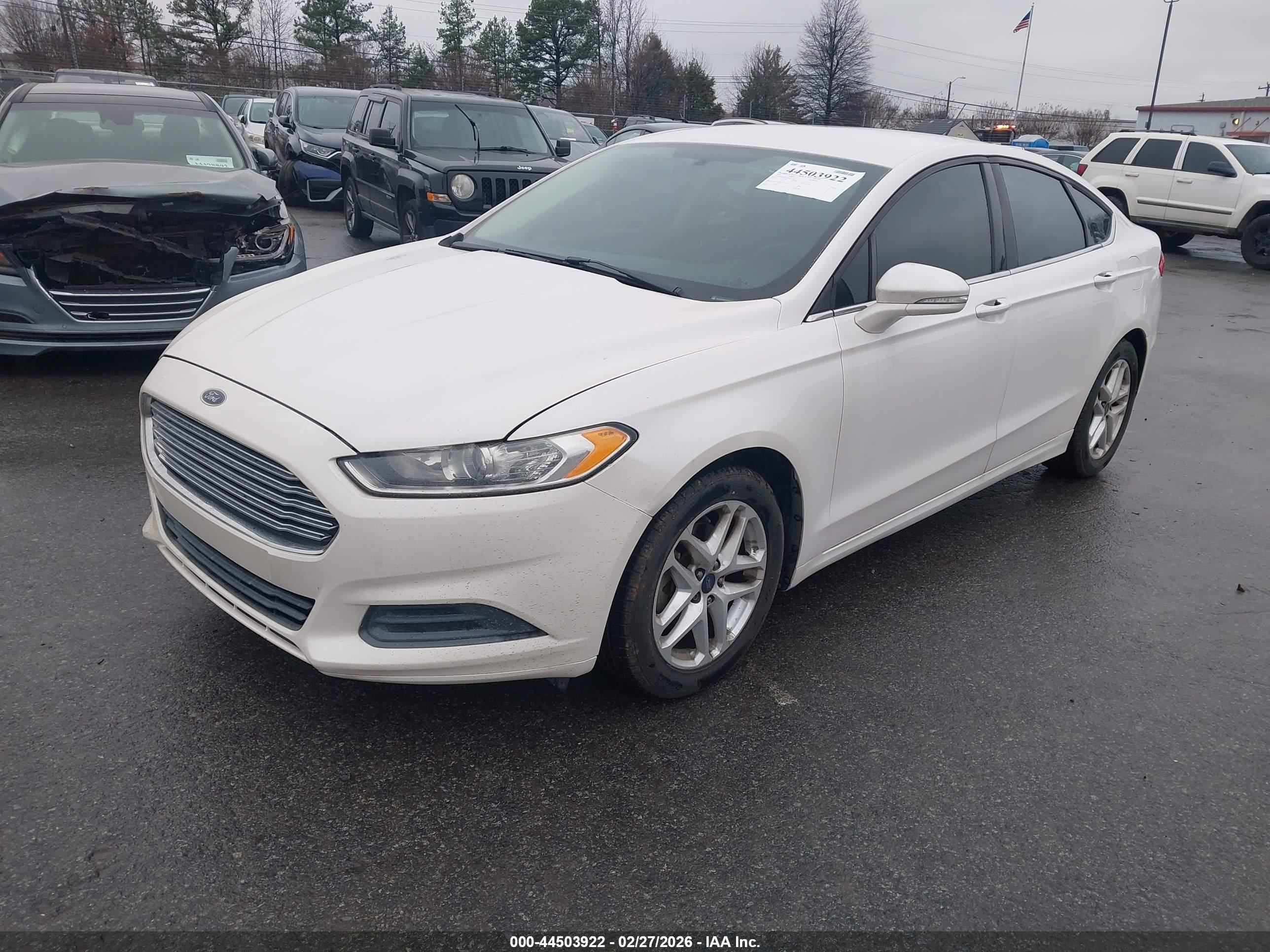 FORD FUSION image 2