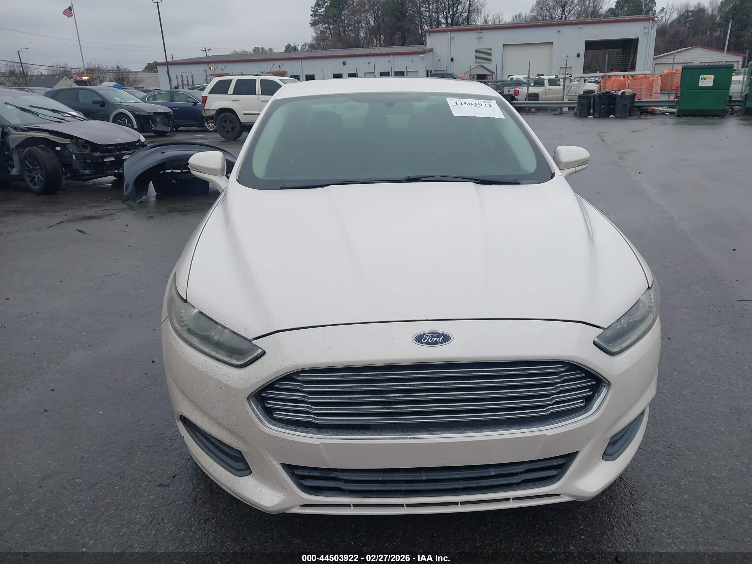 FORD FUSION image 6