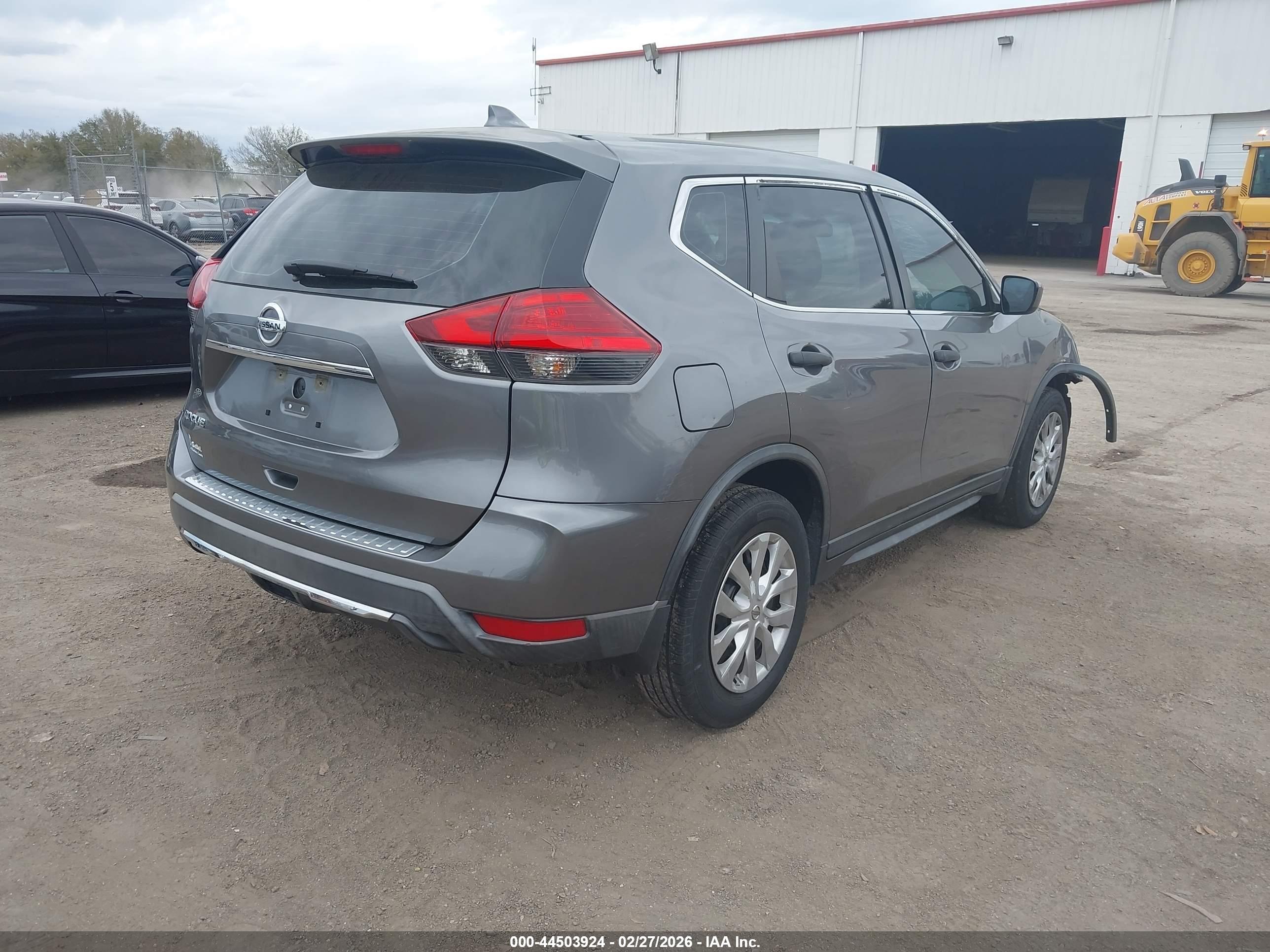 NISSAN ROGUE image 4
