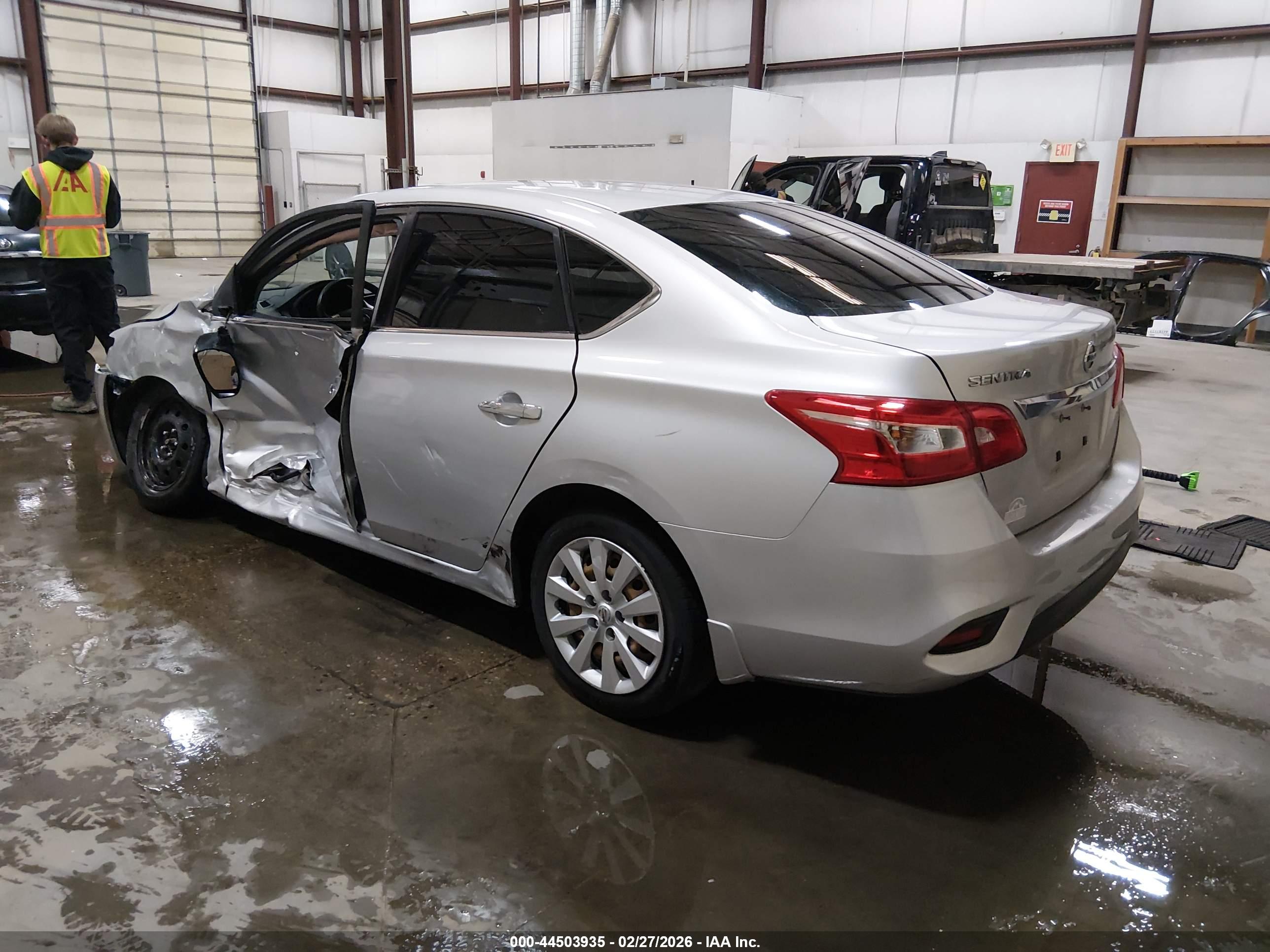 NISSAN SENTRA image 3