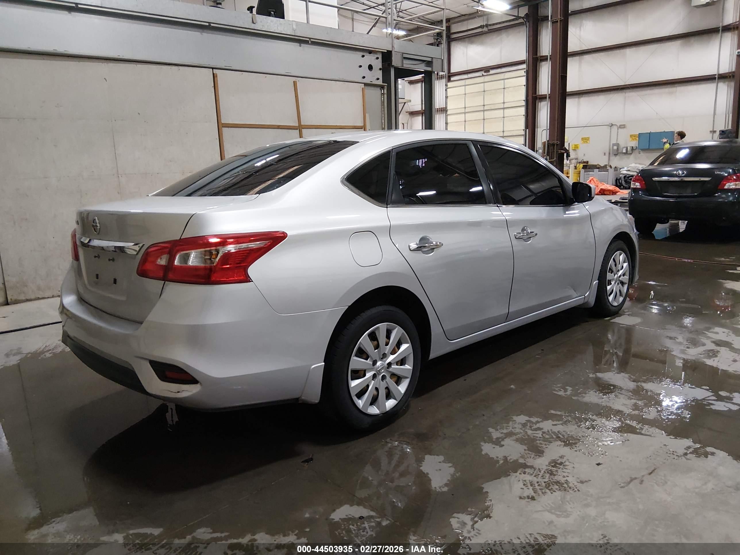 NISSAN SENTRA image 4