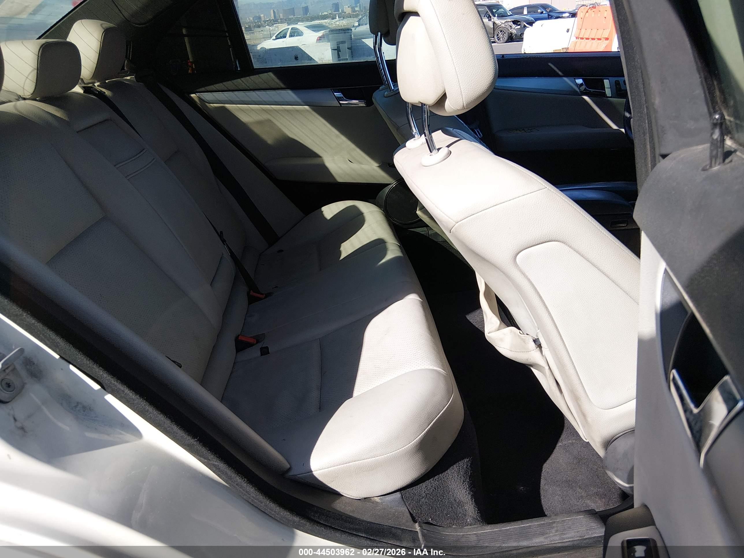 MERCEDES-BENZ C image 8