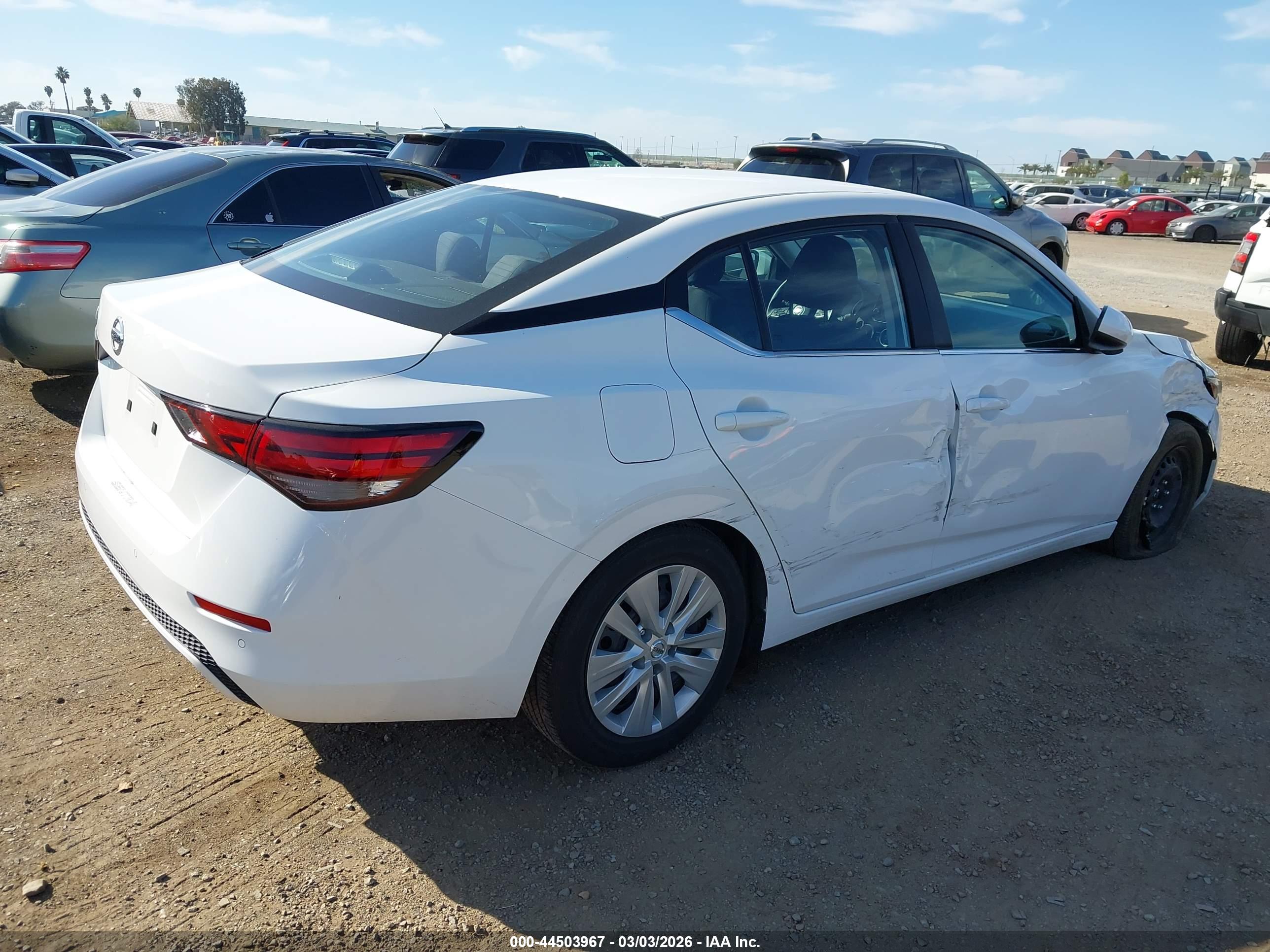NISSAN SENTRA image 4