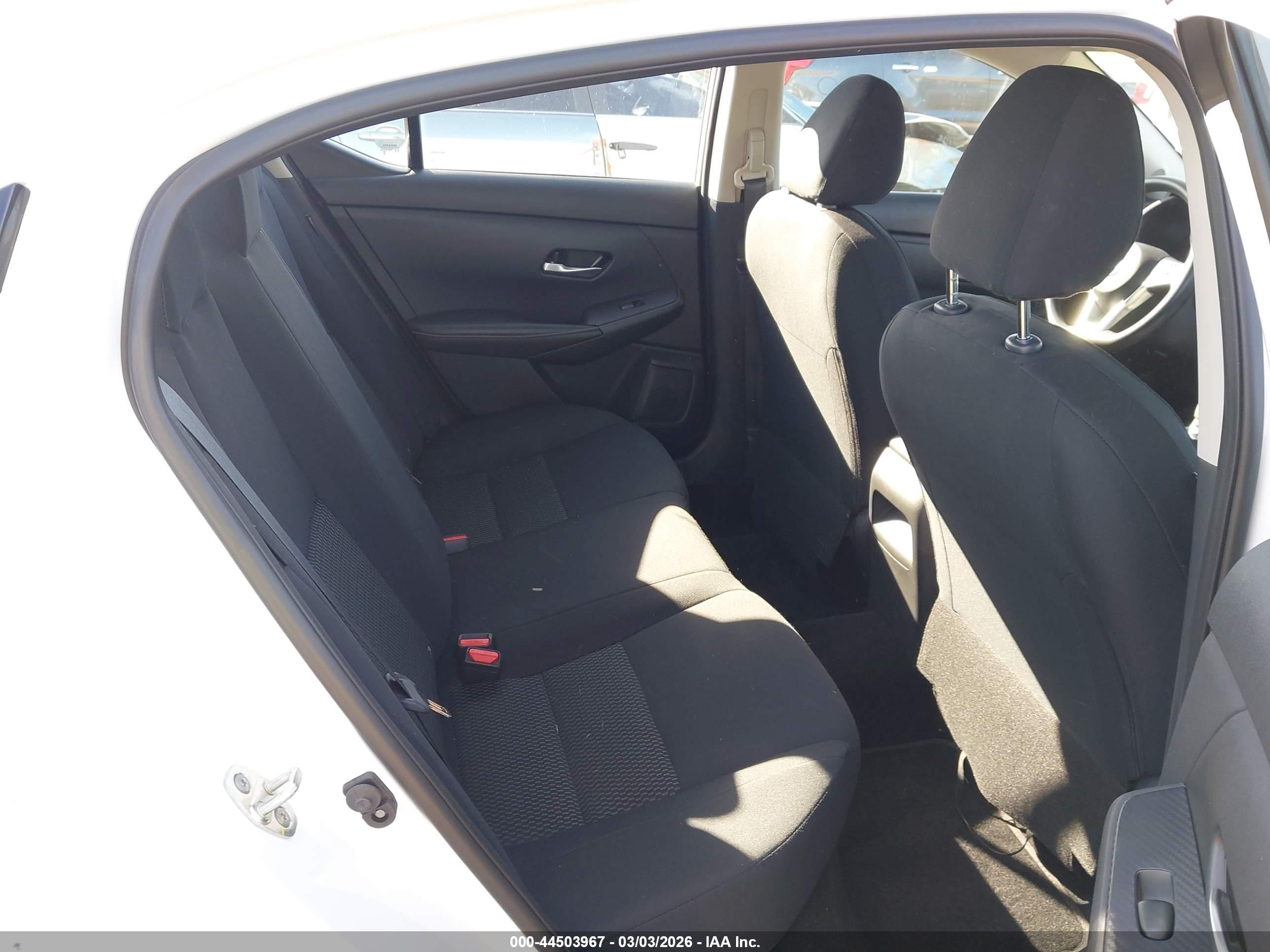 NISSAN SENTRA image 8
