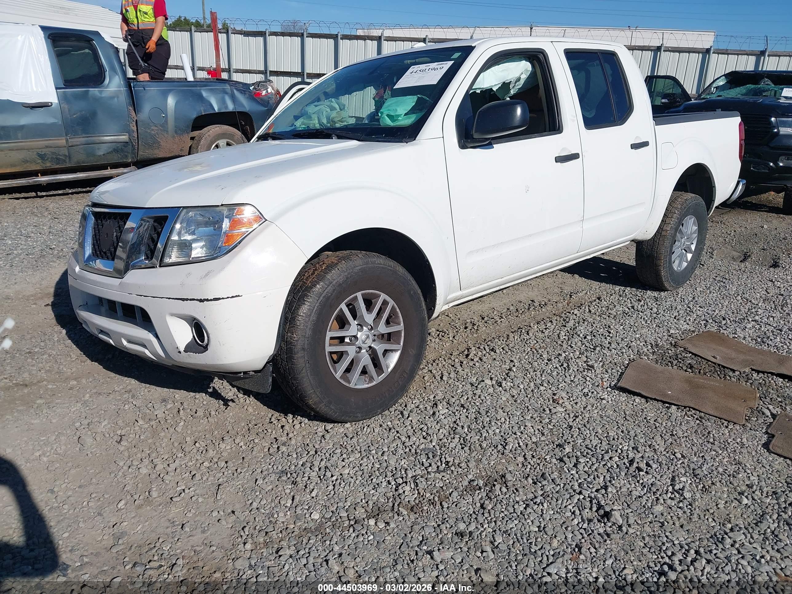 NISSAN FRONTIER image 2