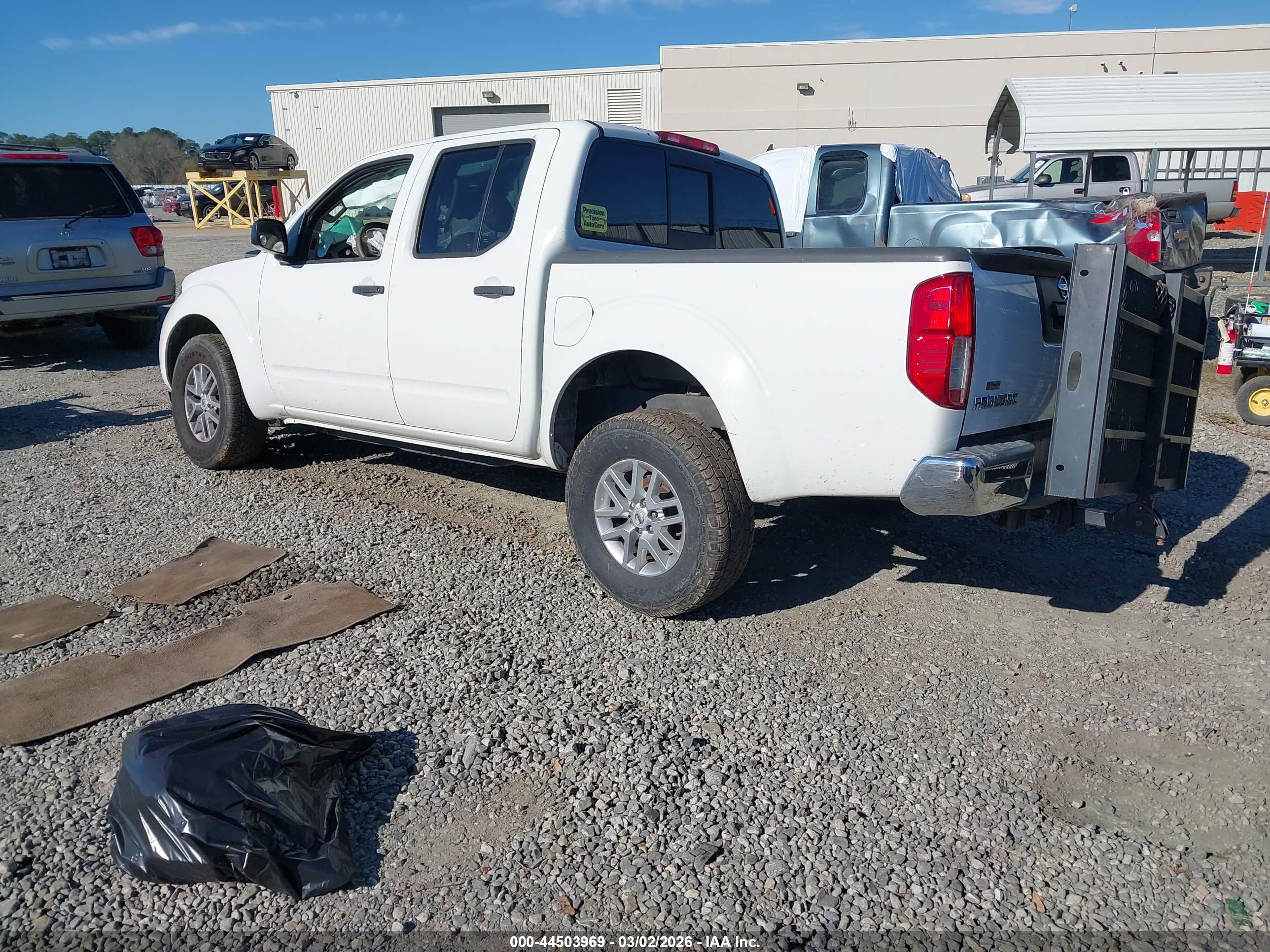 NISSAN FRONTIER image 3