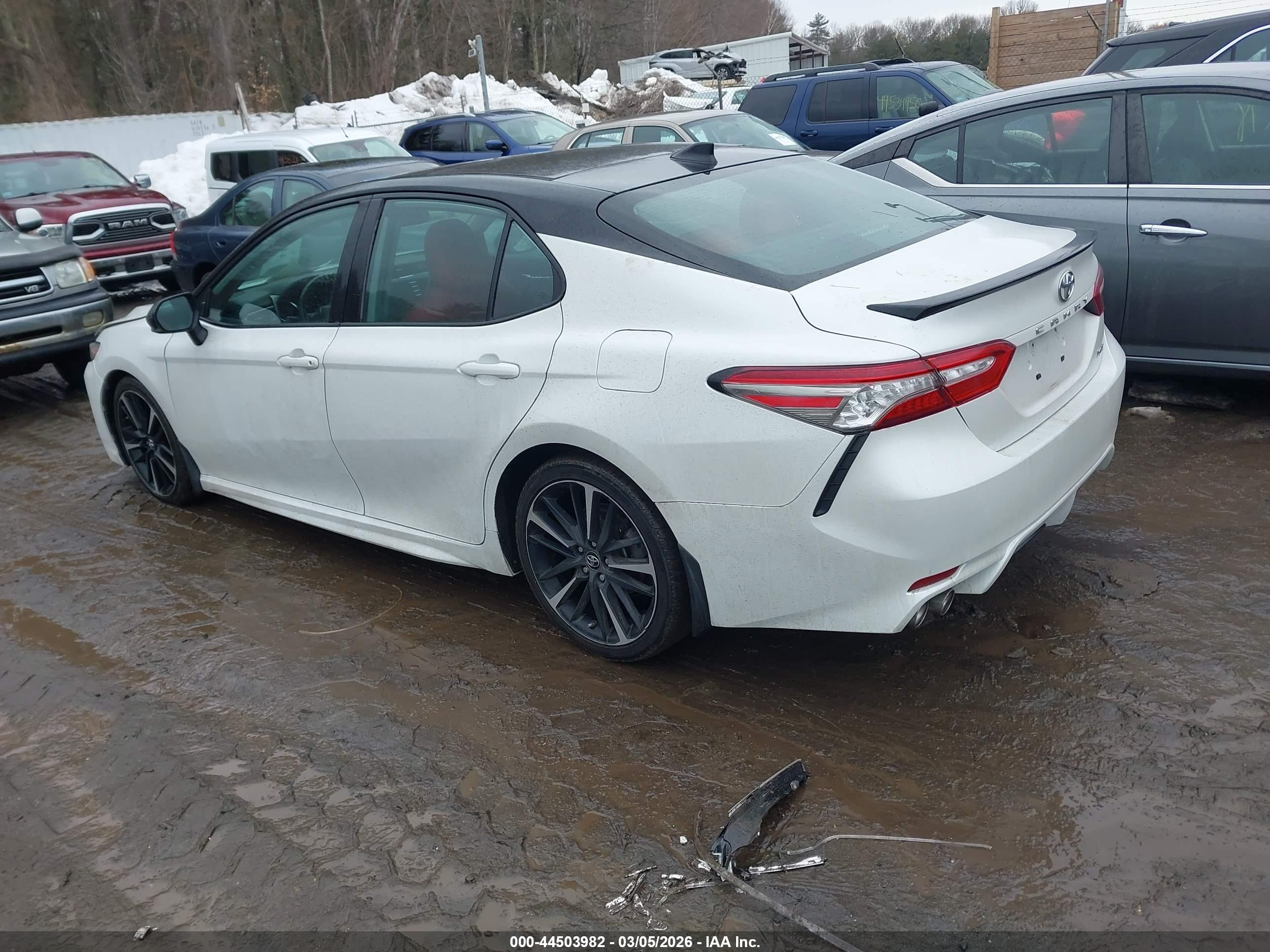 TOYOTA CAMRY image 3