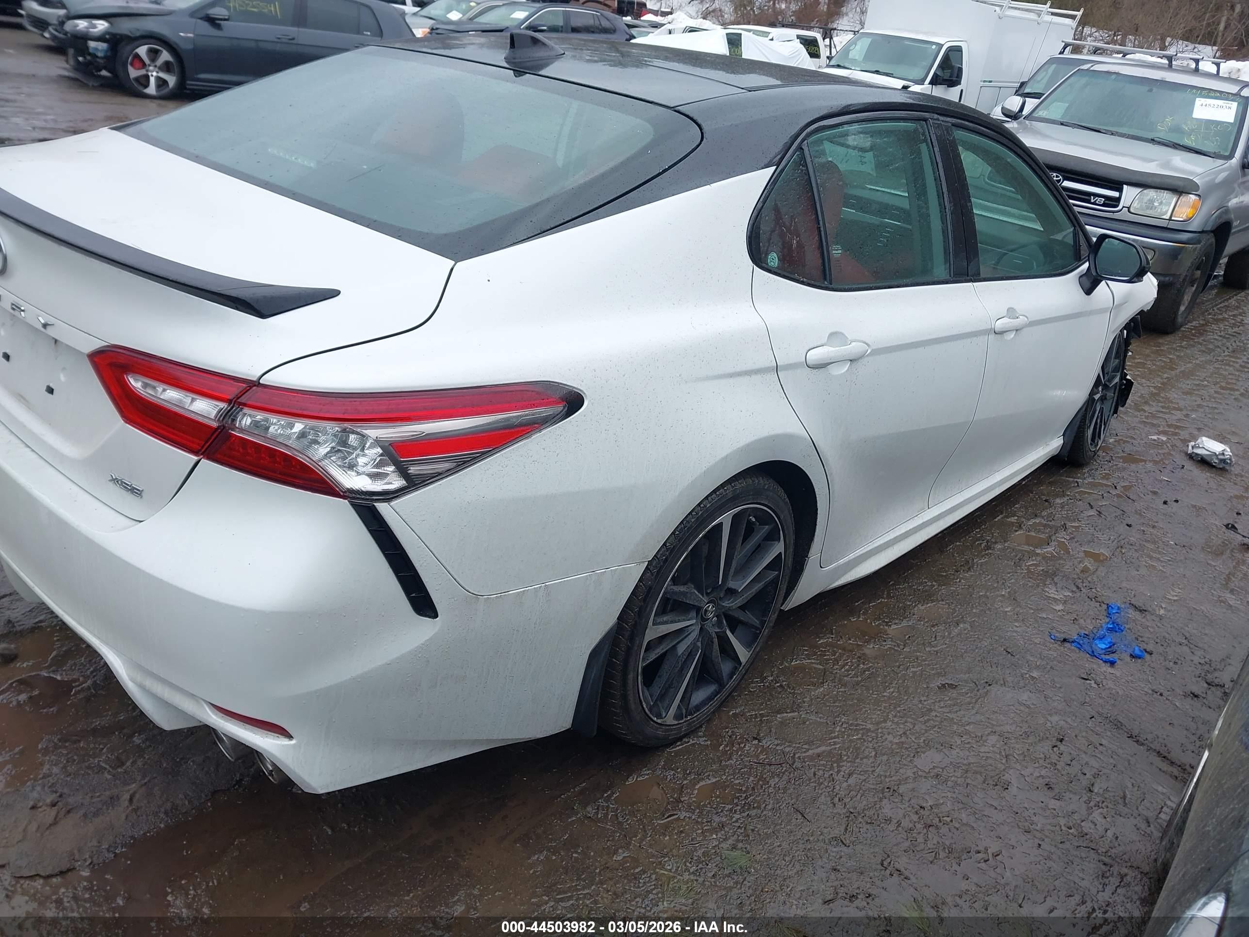 TOYOTA CAMRY image 4