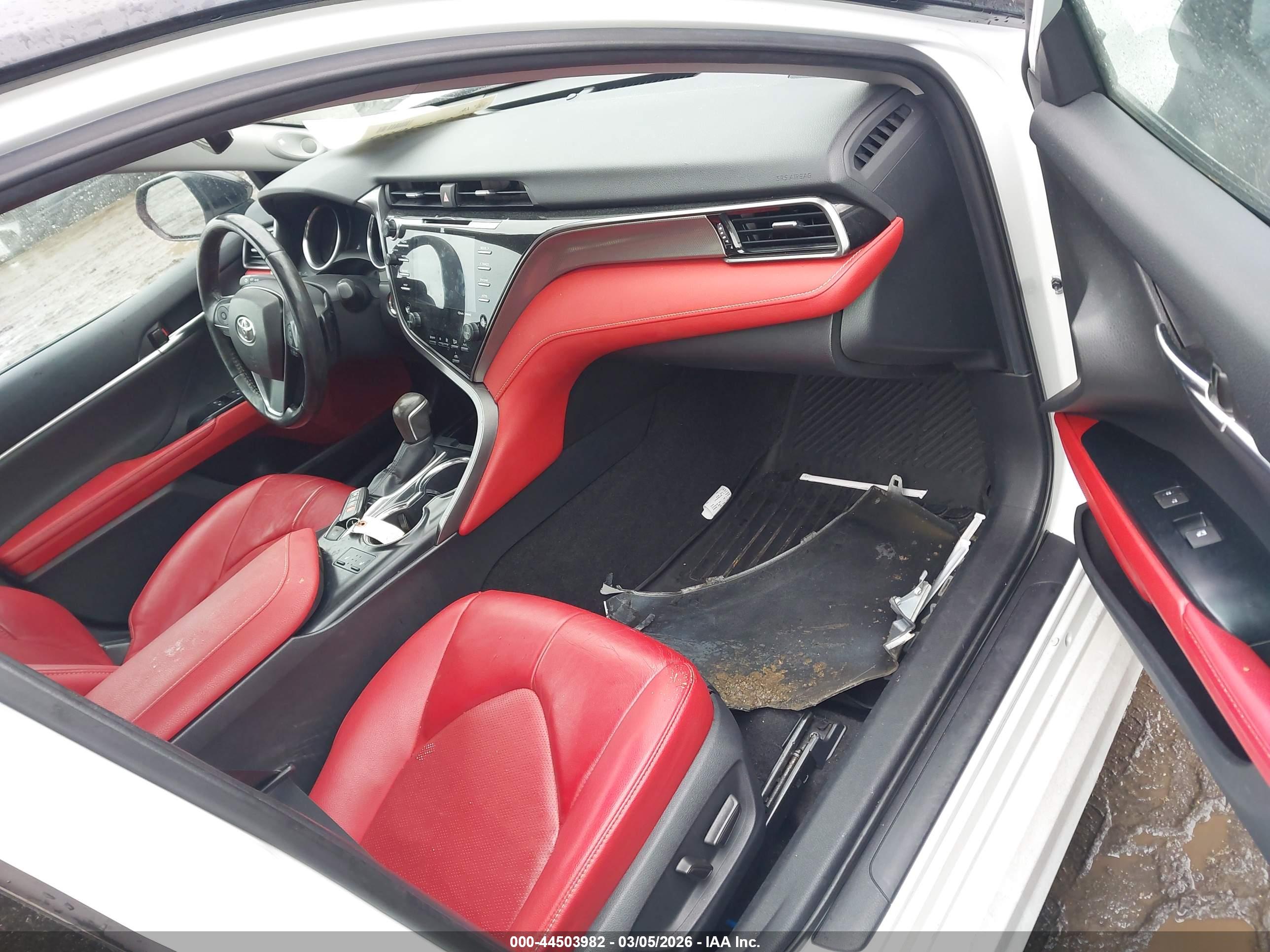 TOYOTA CAMRY image 5