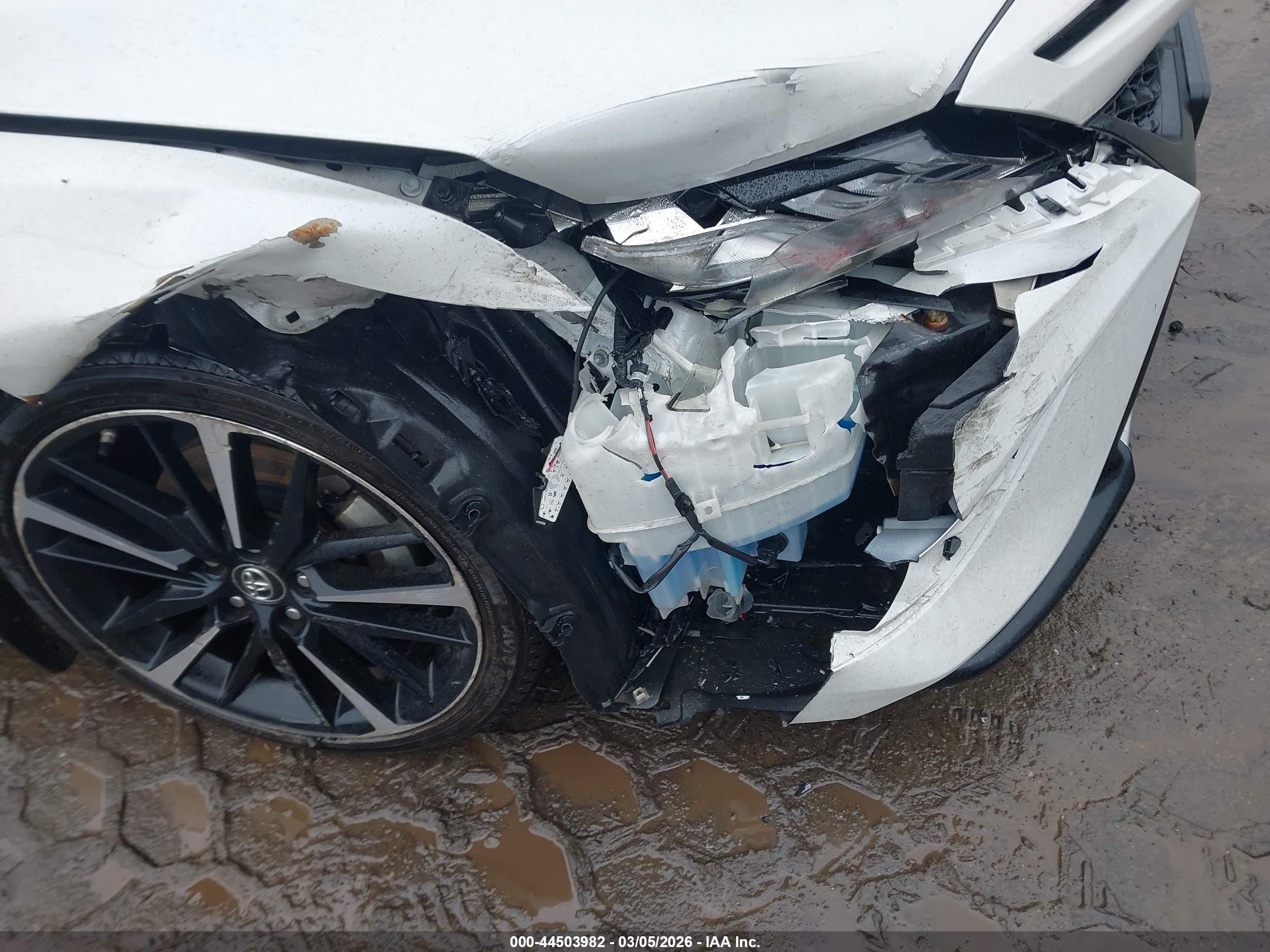 TOYOTA CAMRY image 6