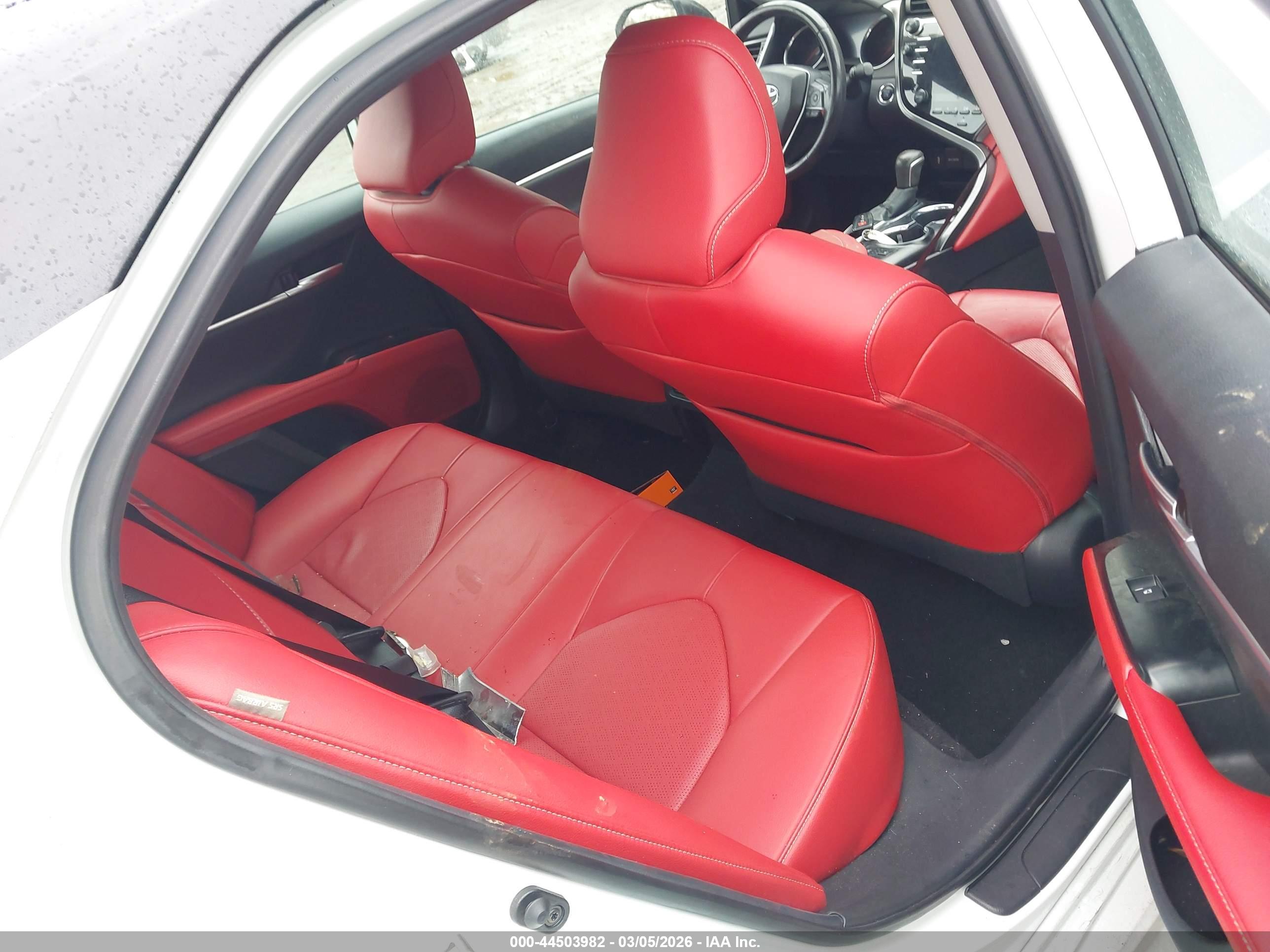 TOYOTA CAMRY image 8