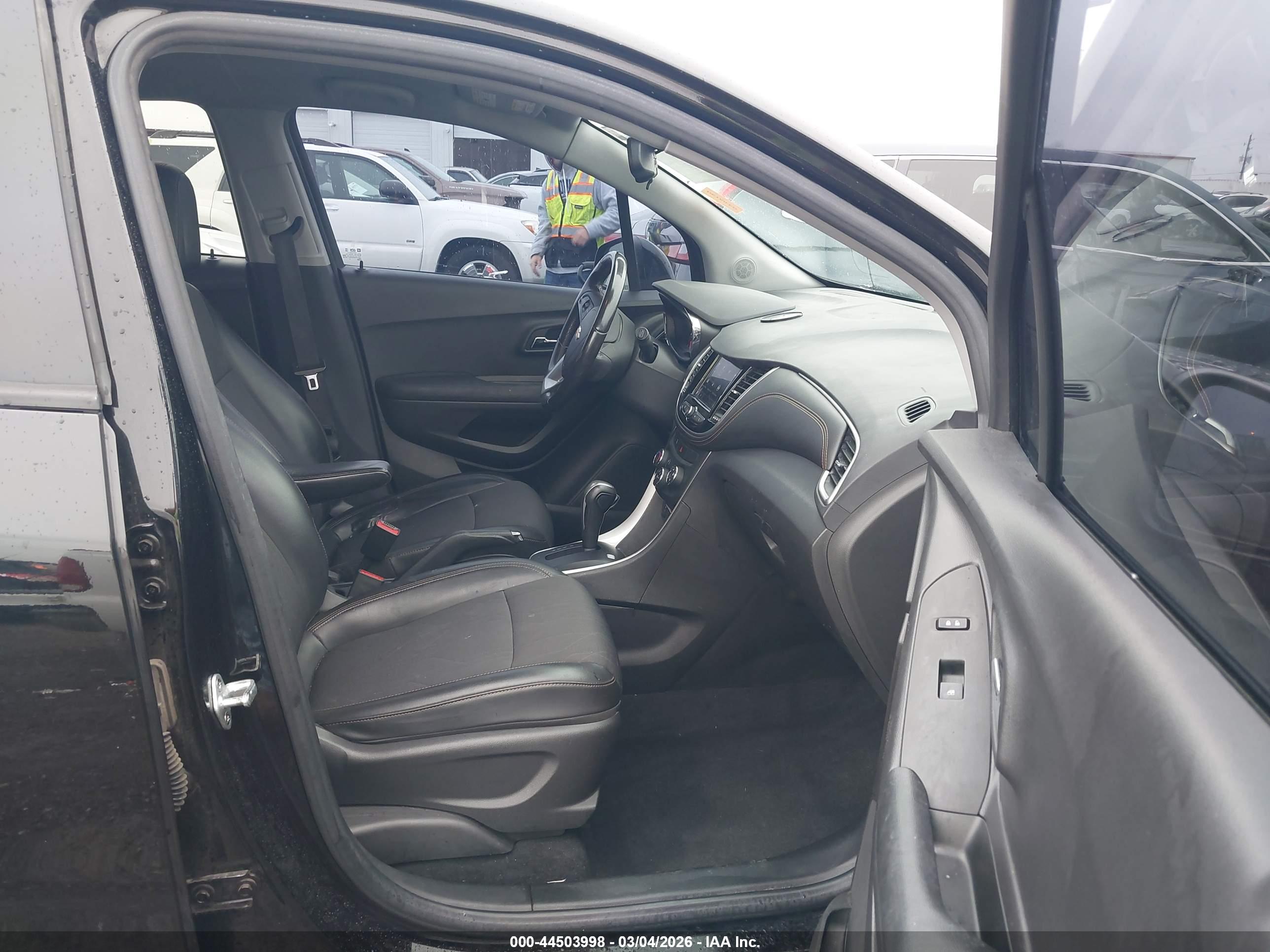 CHEVROLET TRAX image 5