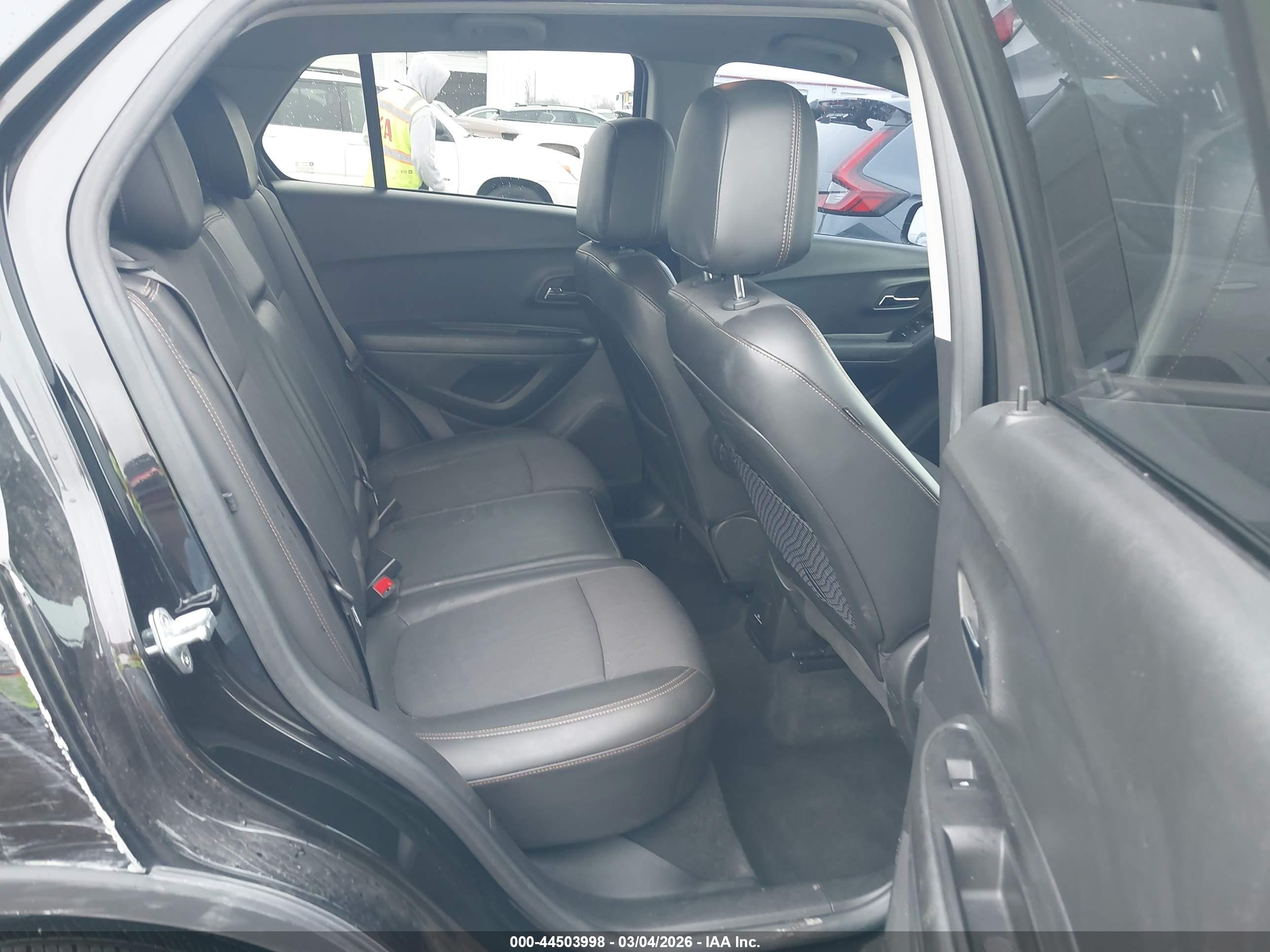 CHEVROLET TRAX image 8