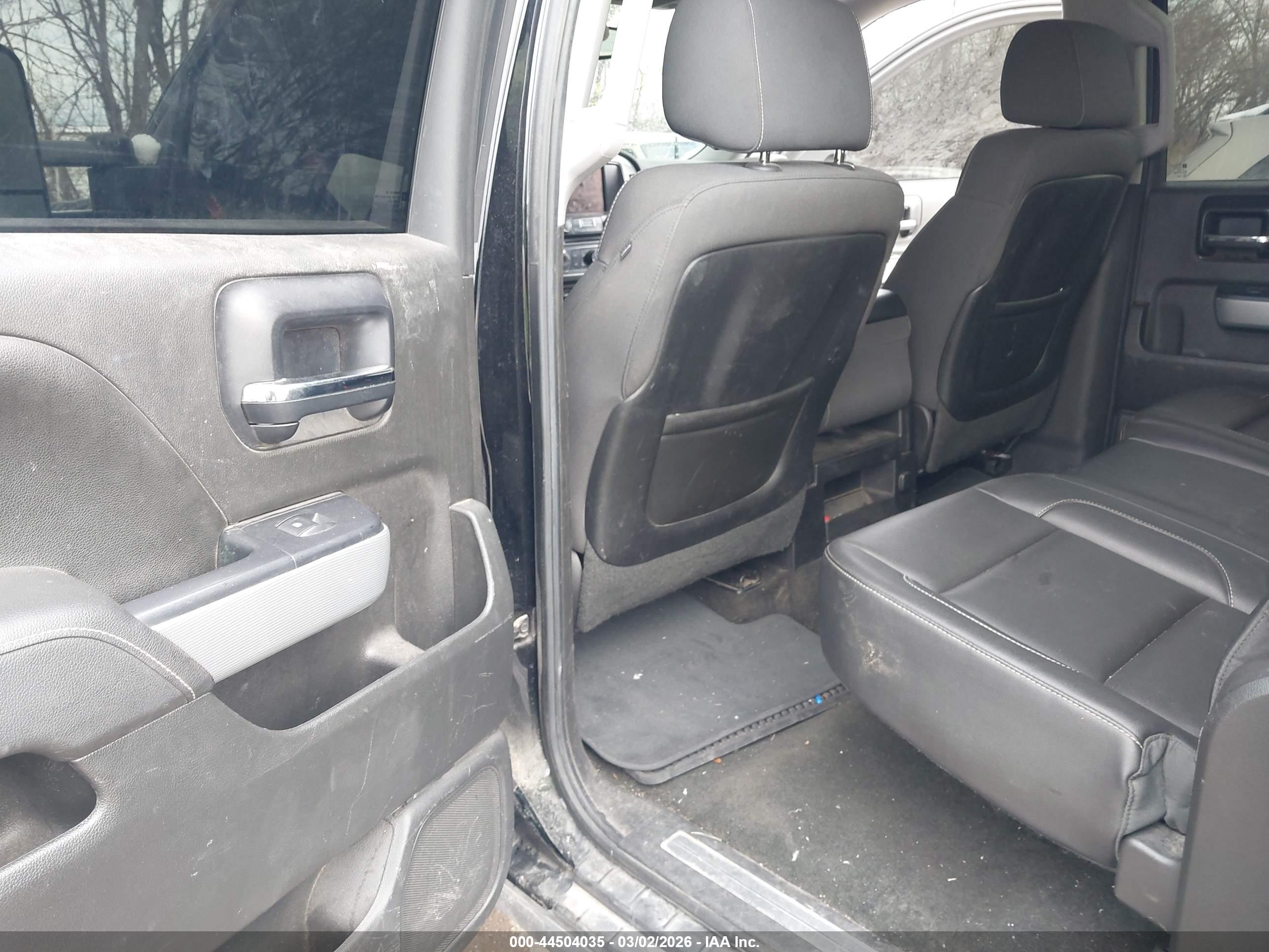 CHEVROLET SILVERADO image 8