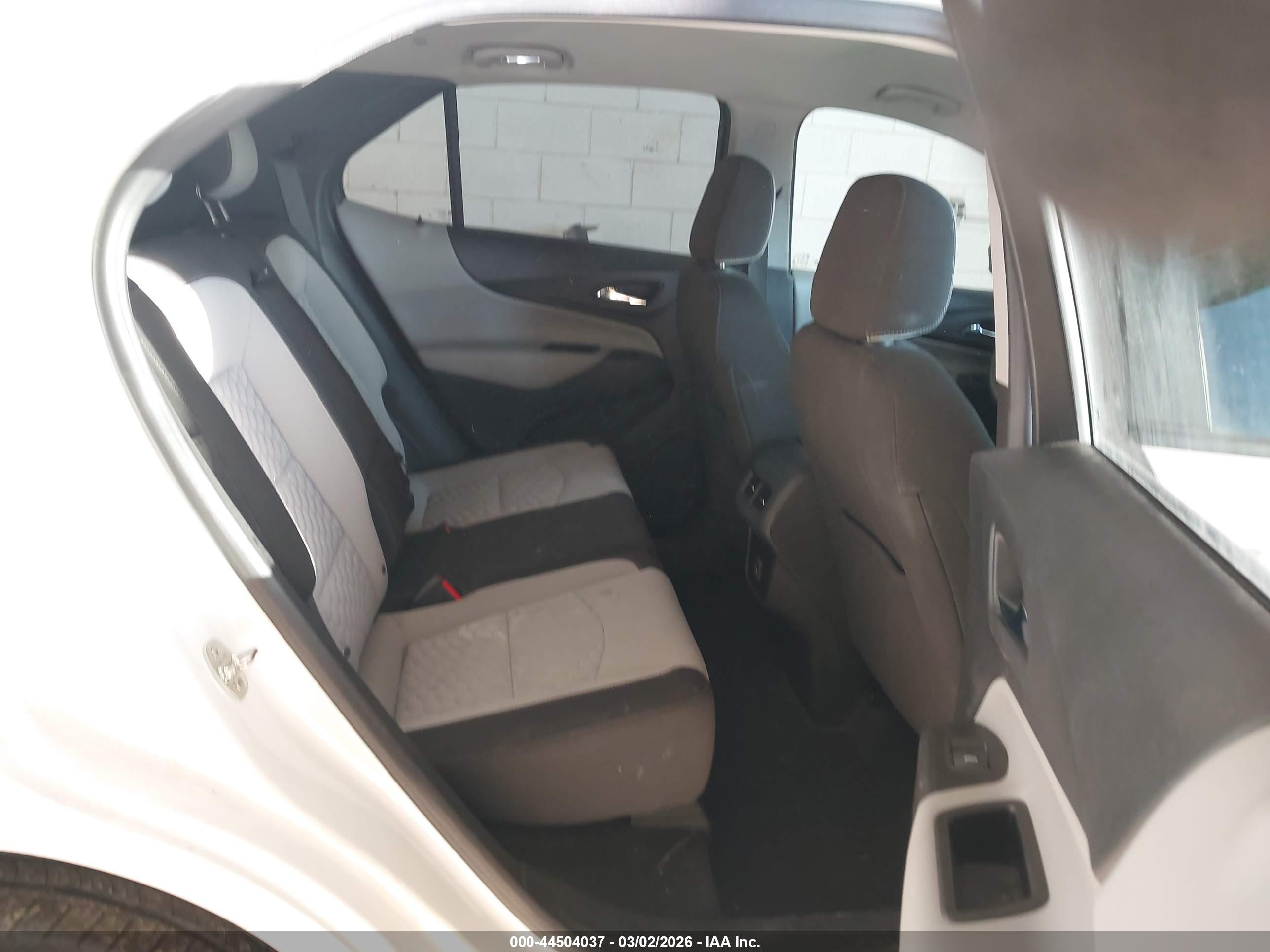 CHEVROLET EQUINOX image 8