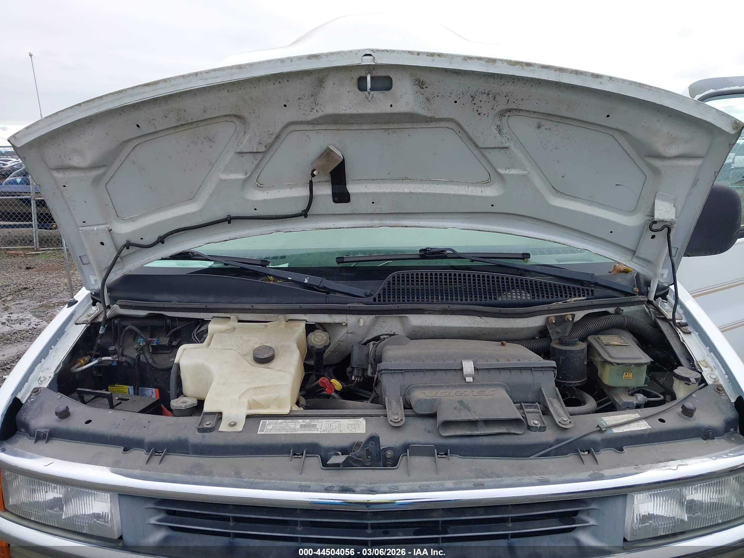 CHEVROLET EXPRESS image 10