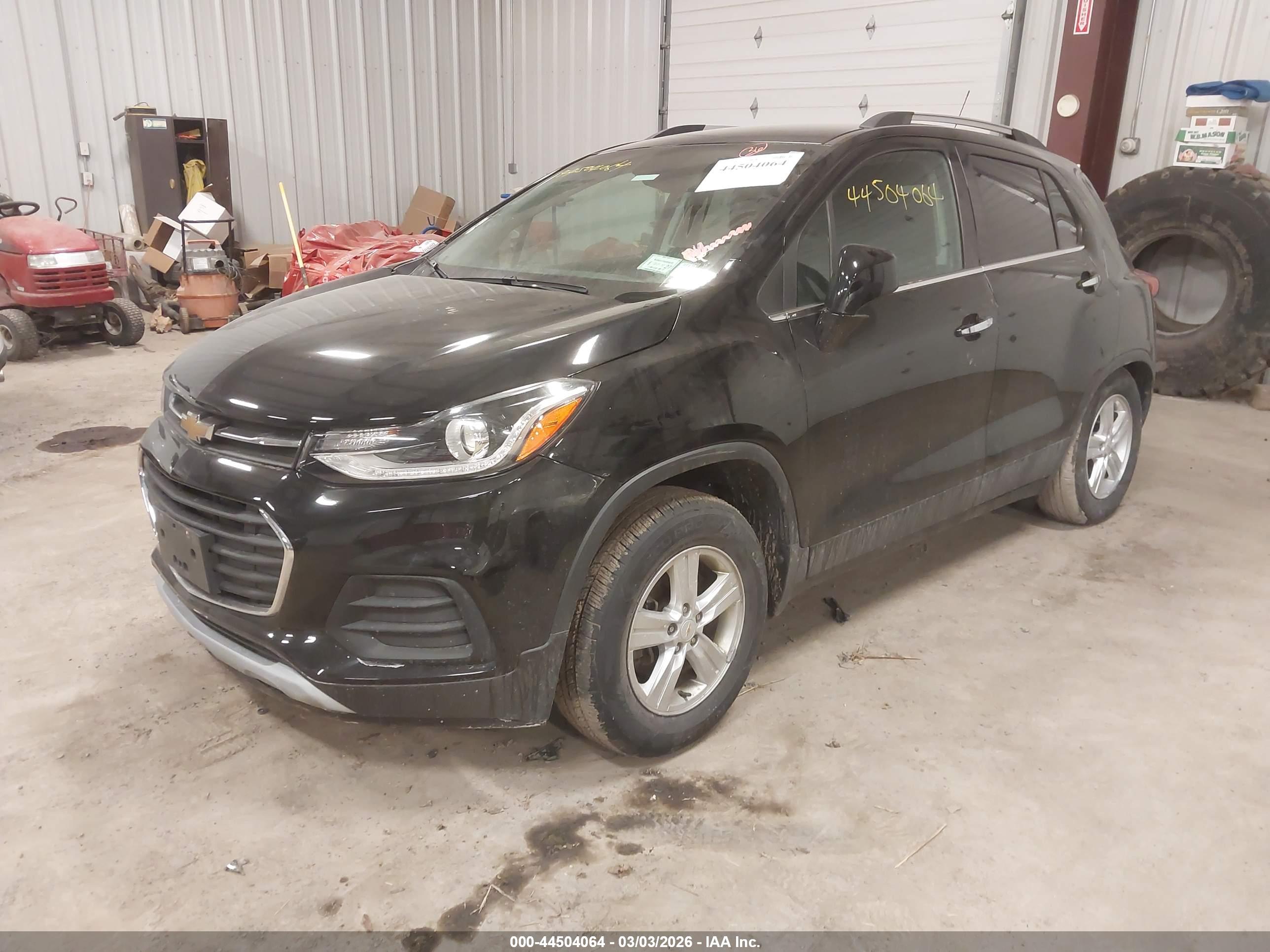 CHEVROLET TRAX image 2