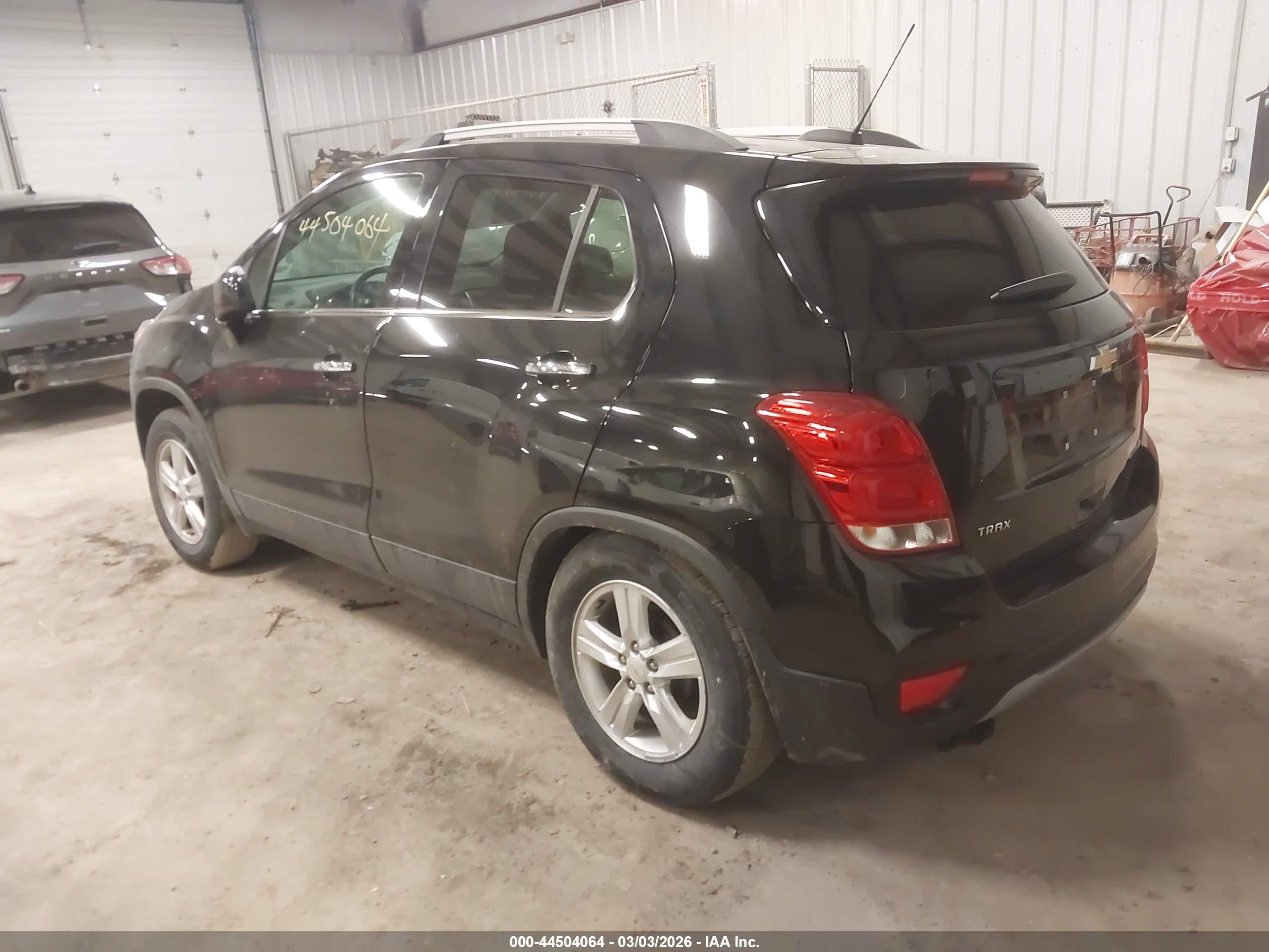 CHEVROLET TRAX image 3