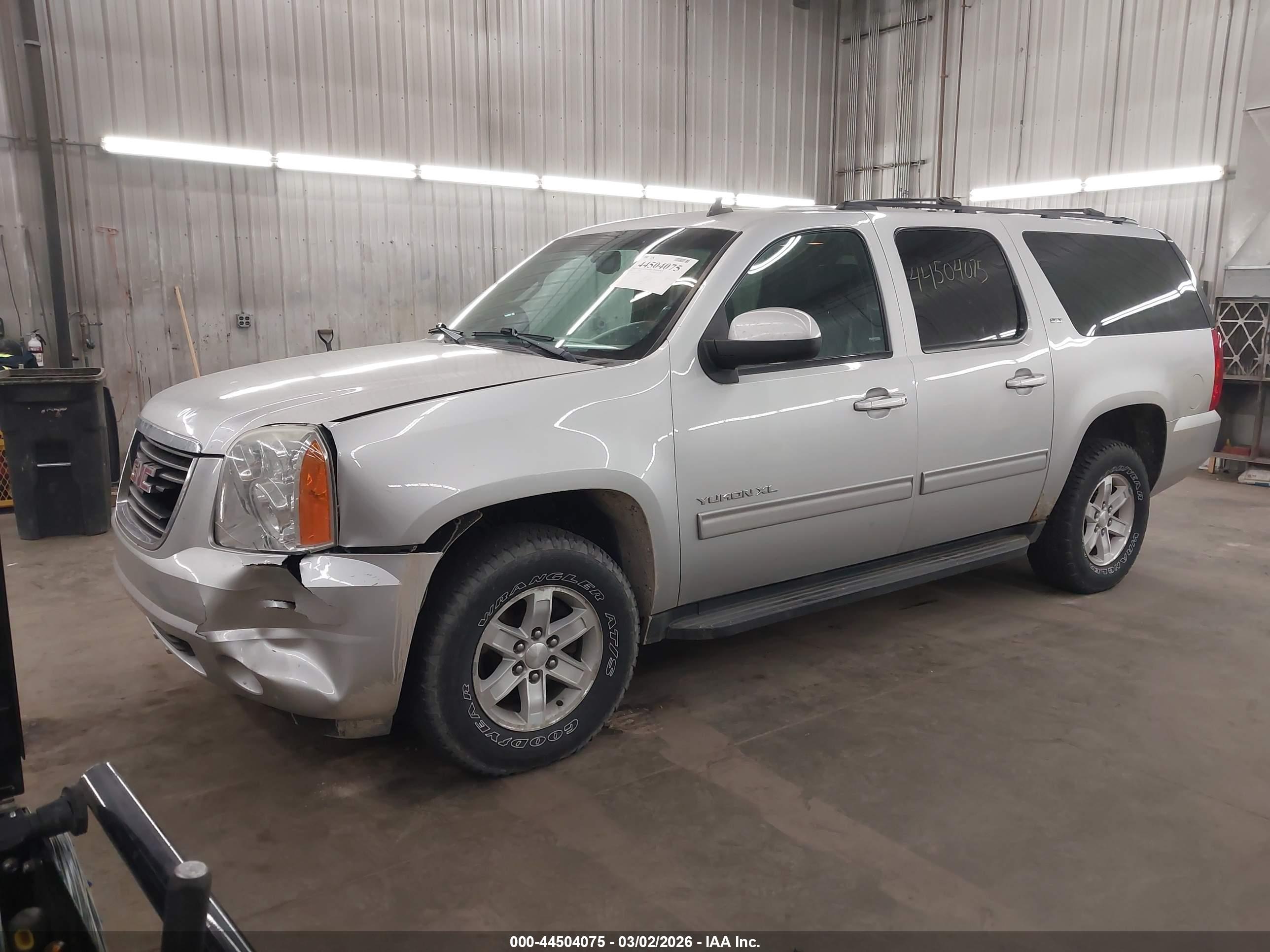 GMC YUKON image 2