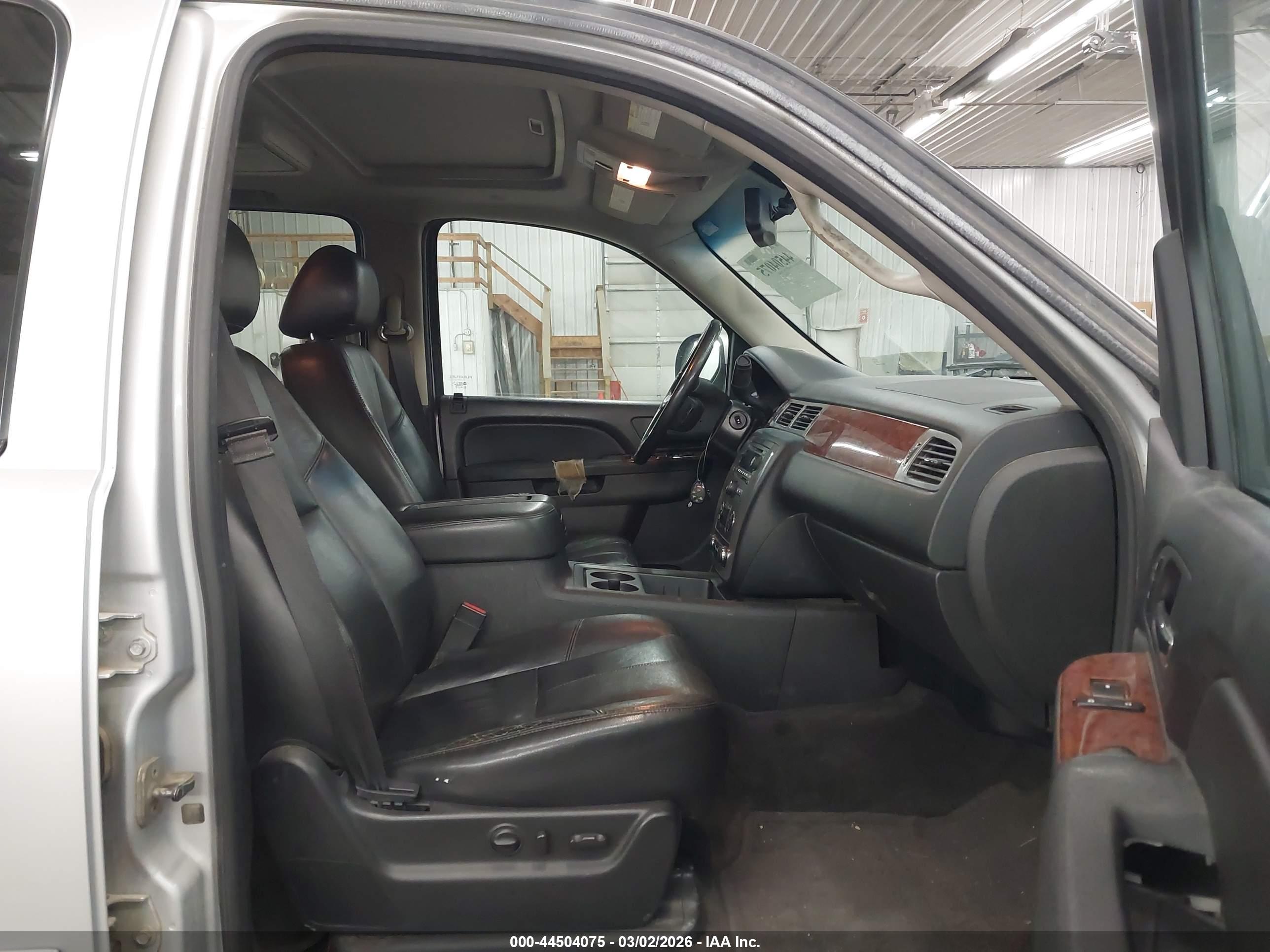 GMC YUKON image 5