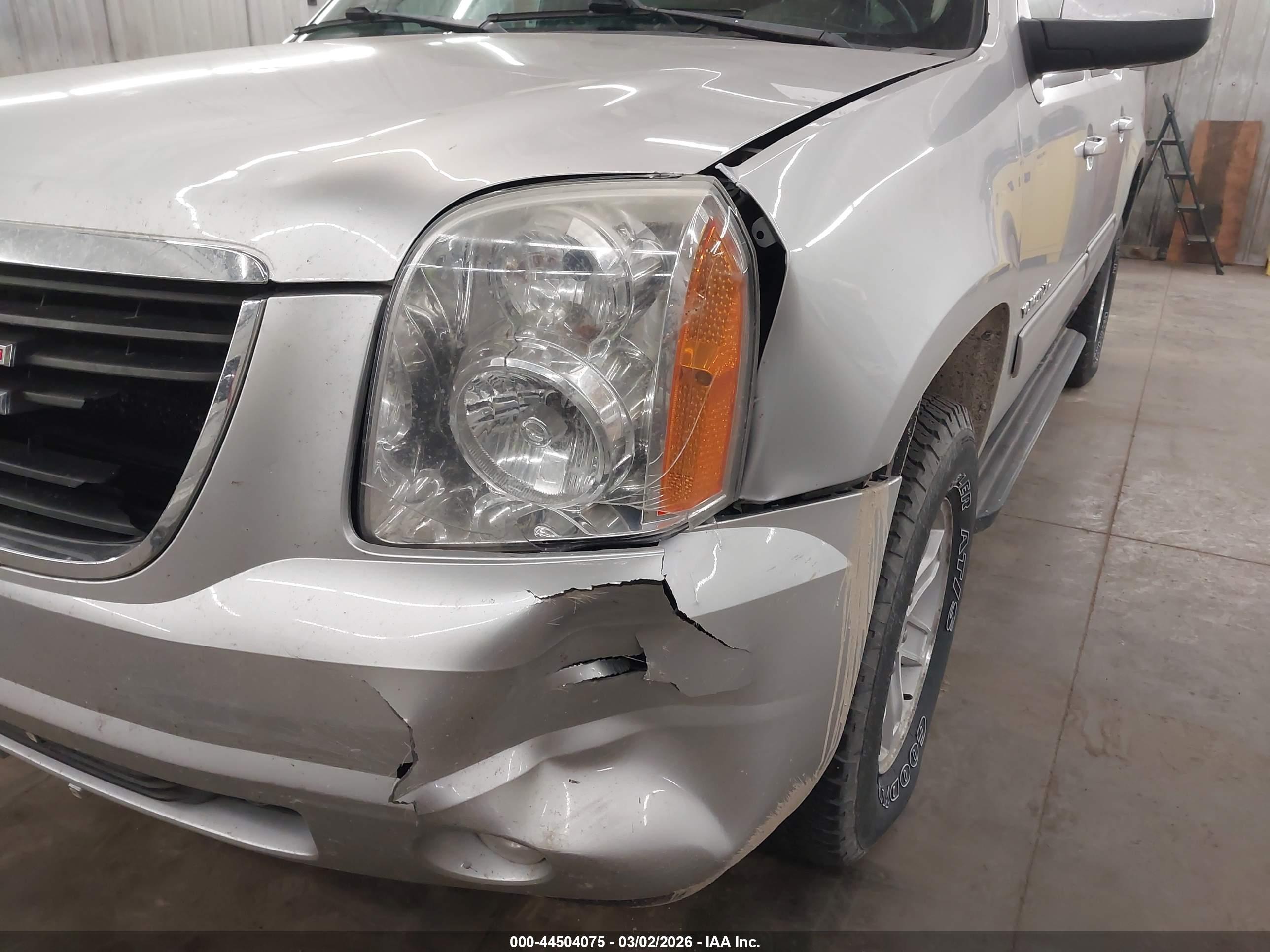 GMC YUKON image 6