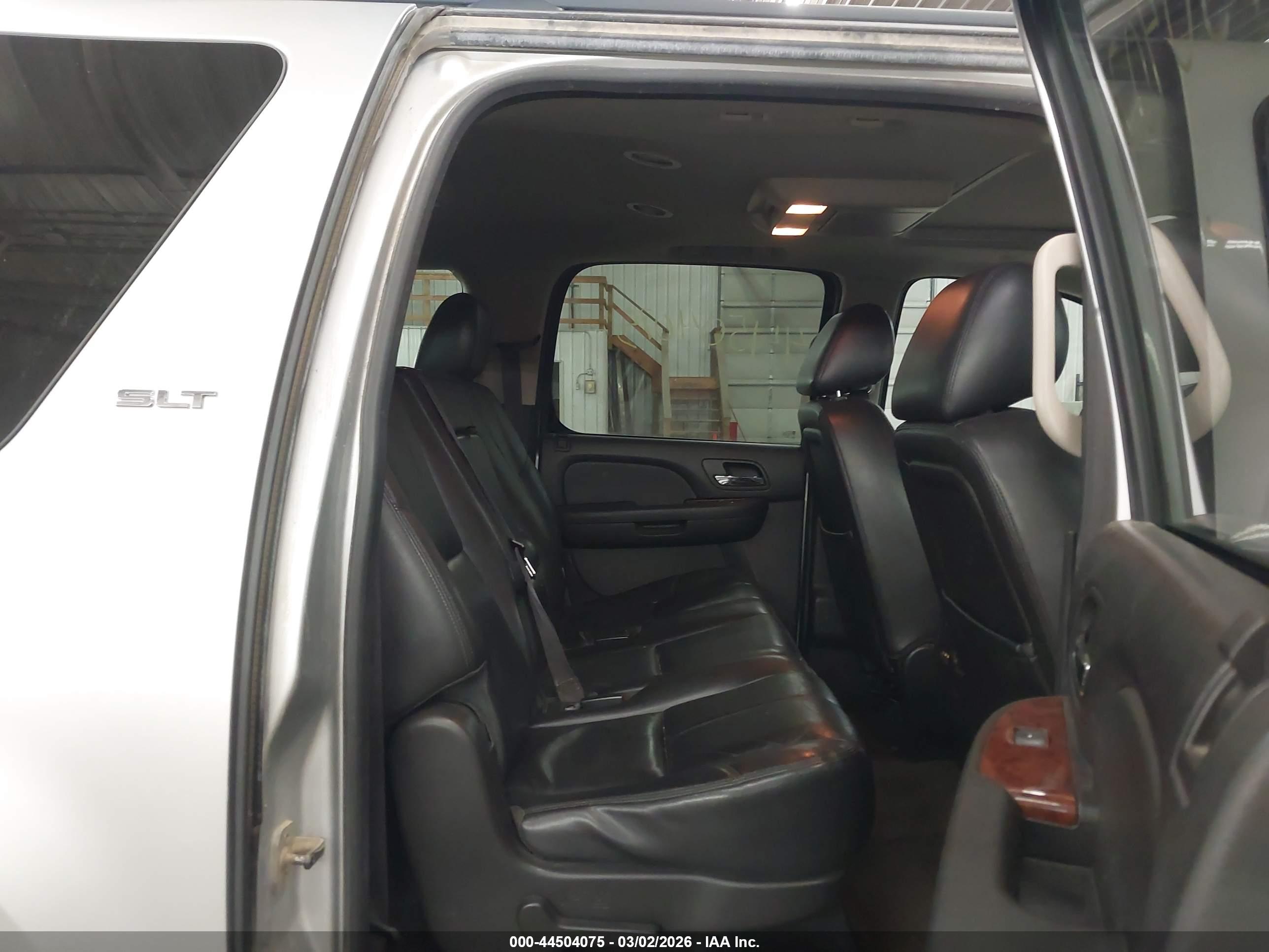 GMC YUKON image 8