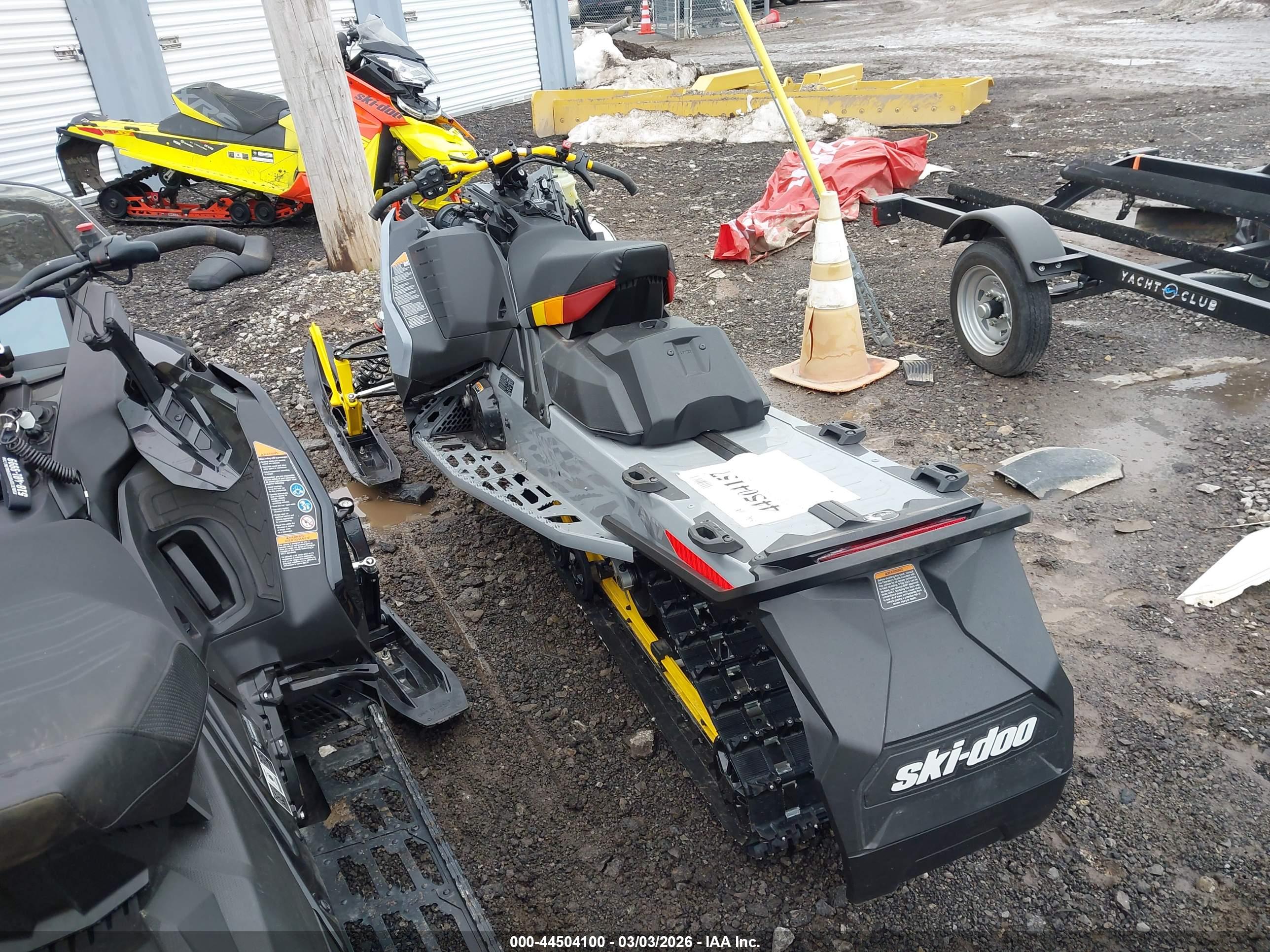 SKI-DOO MXZ image 3