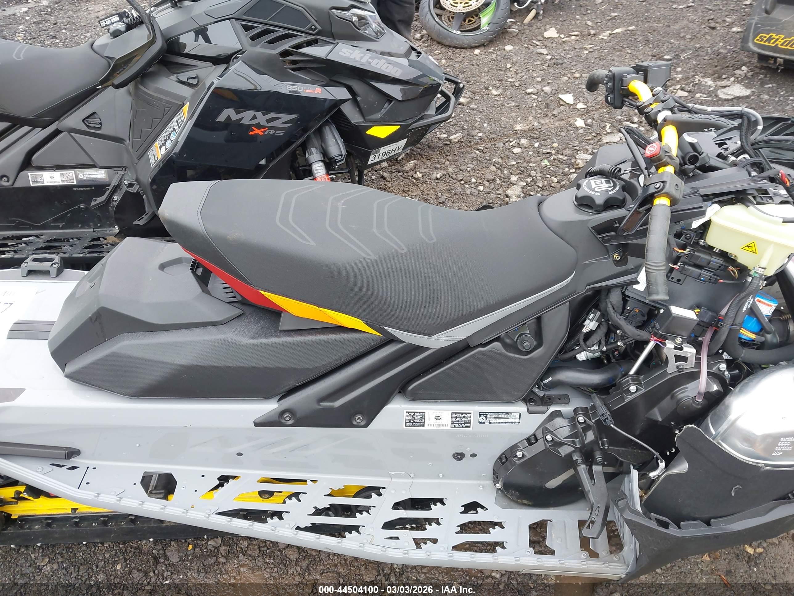 SKI-DOO MXZ image 5