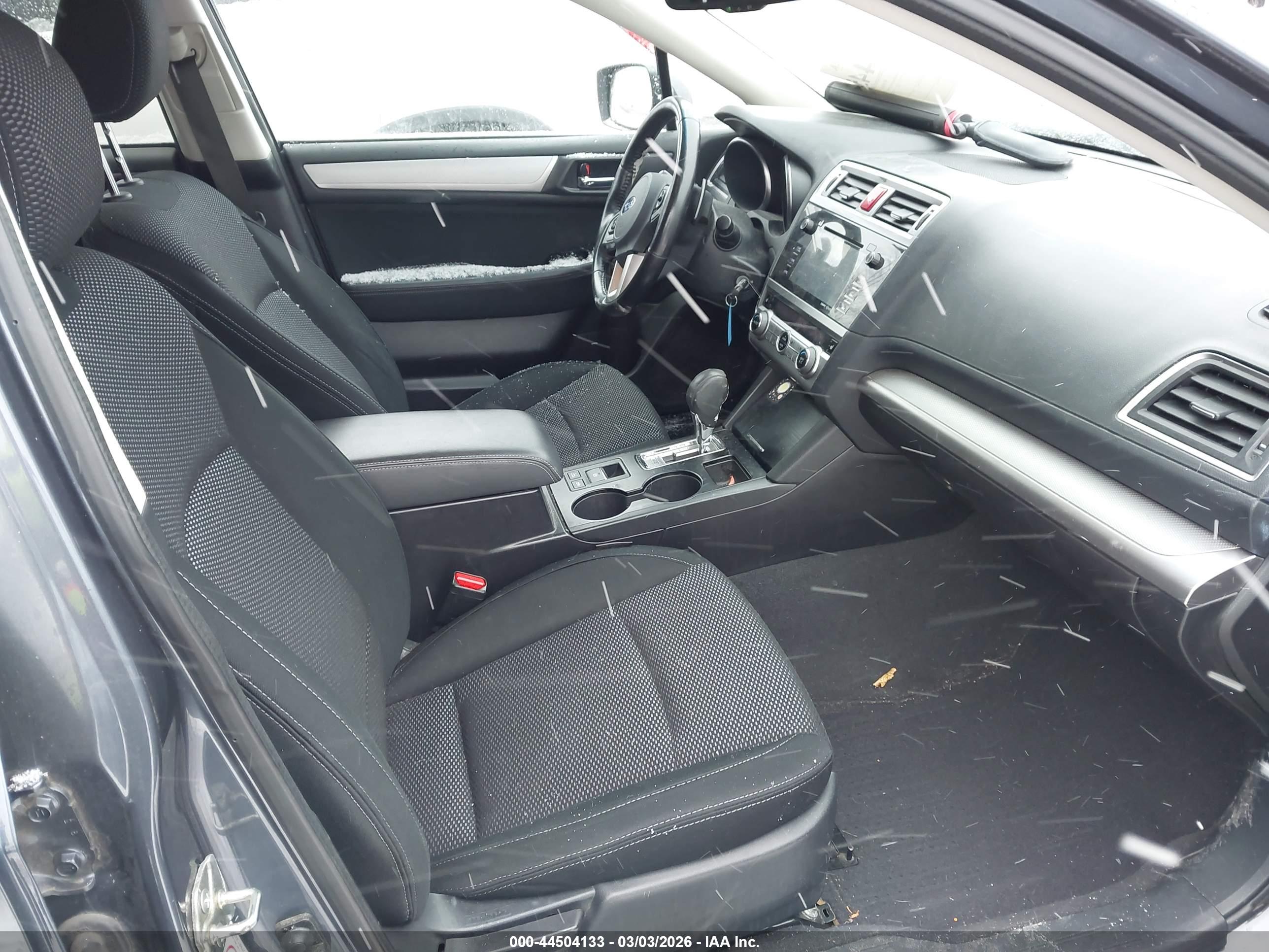 SUBARU OUTBACK image 5