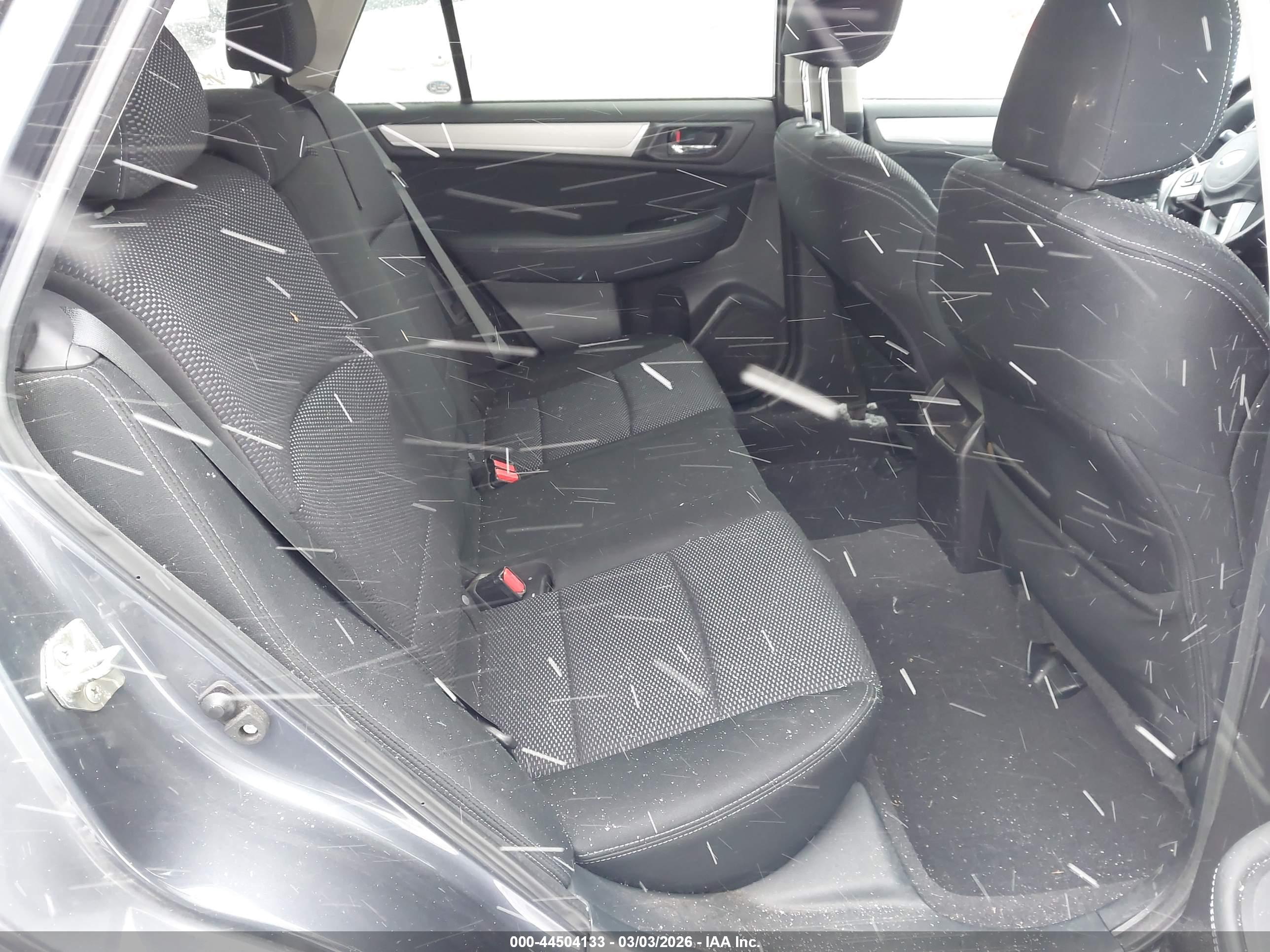 SUBARU OUTBACK image 8