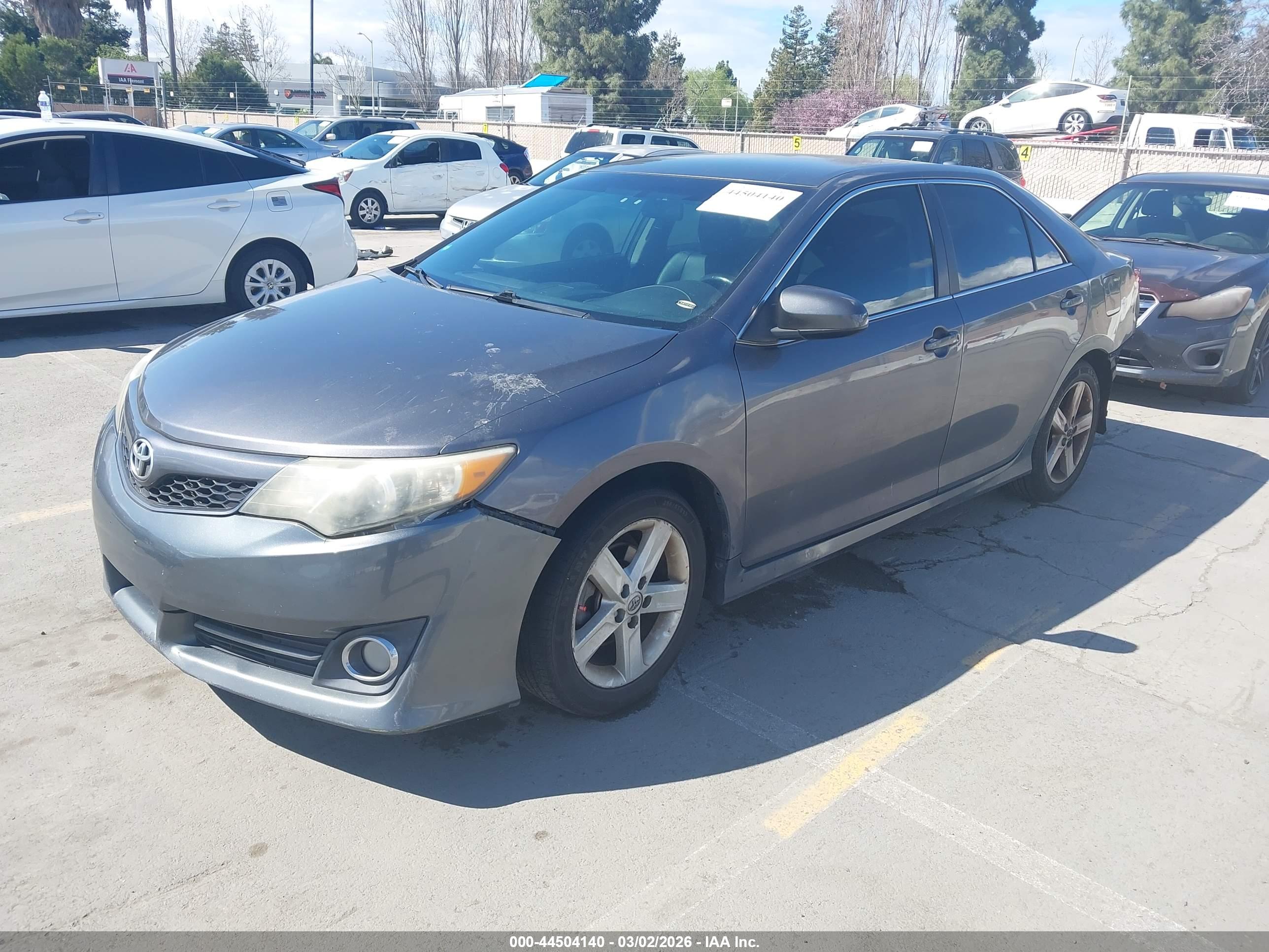 TOYOTA CAMRY image 2