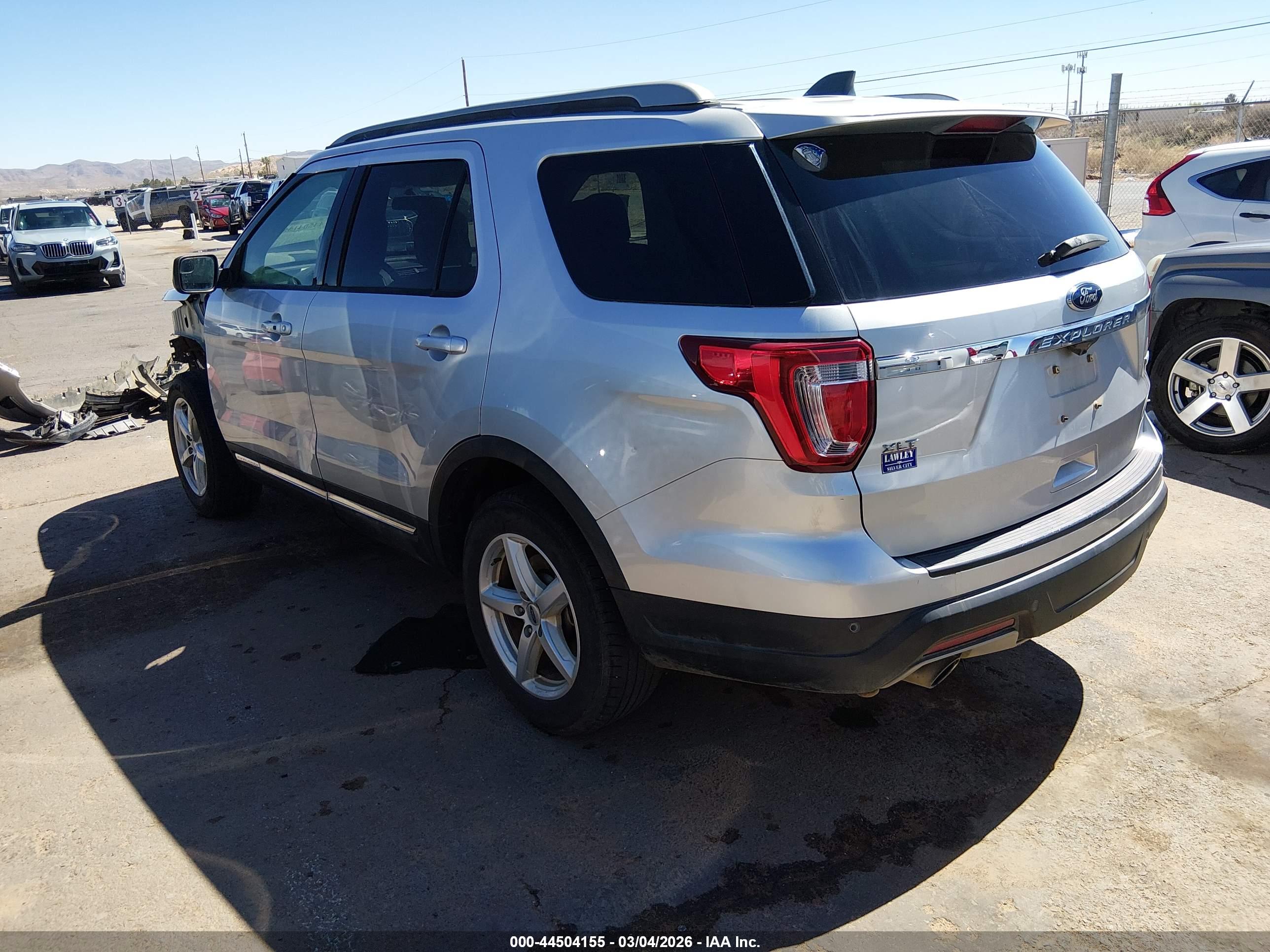 FORD EXPLORER image 3