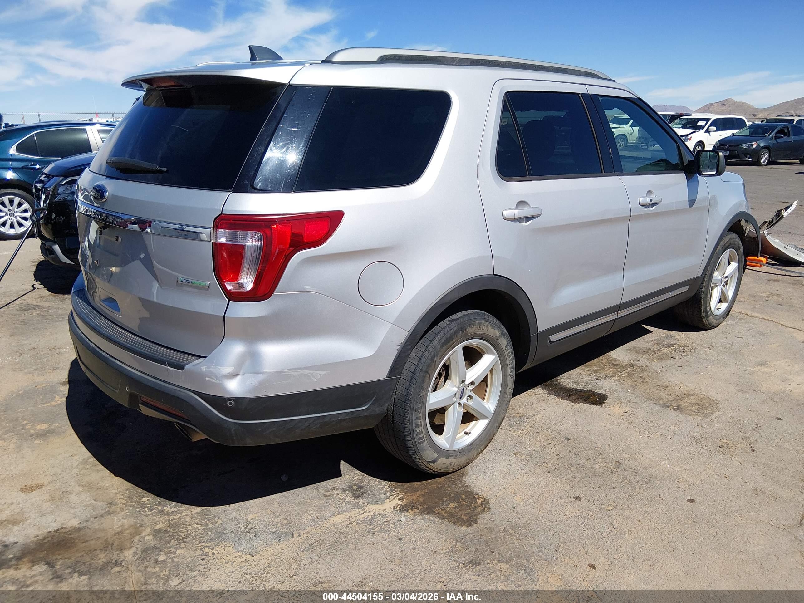FORD EXPLORER image 4