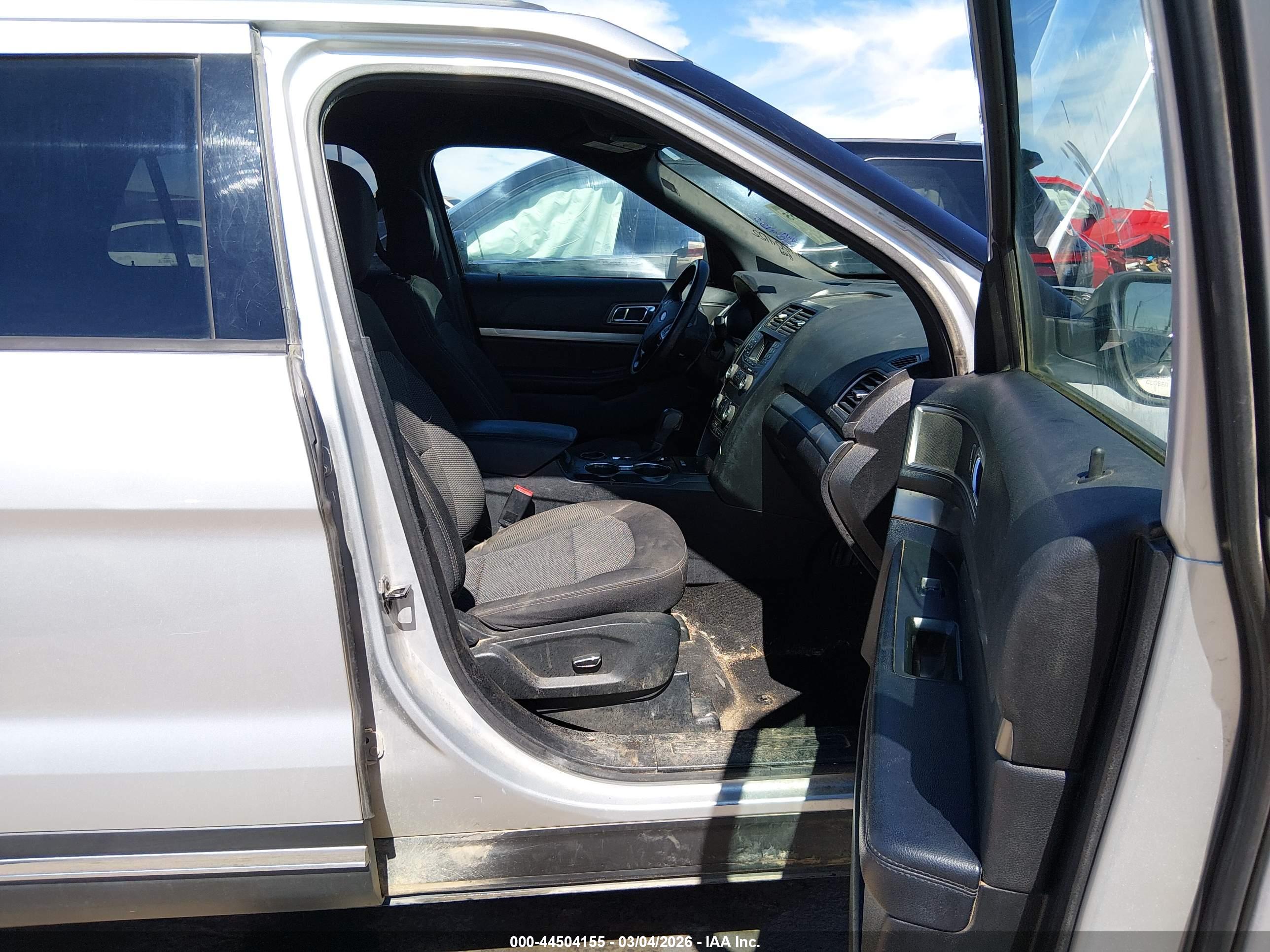 FORD EXPLORER image 5