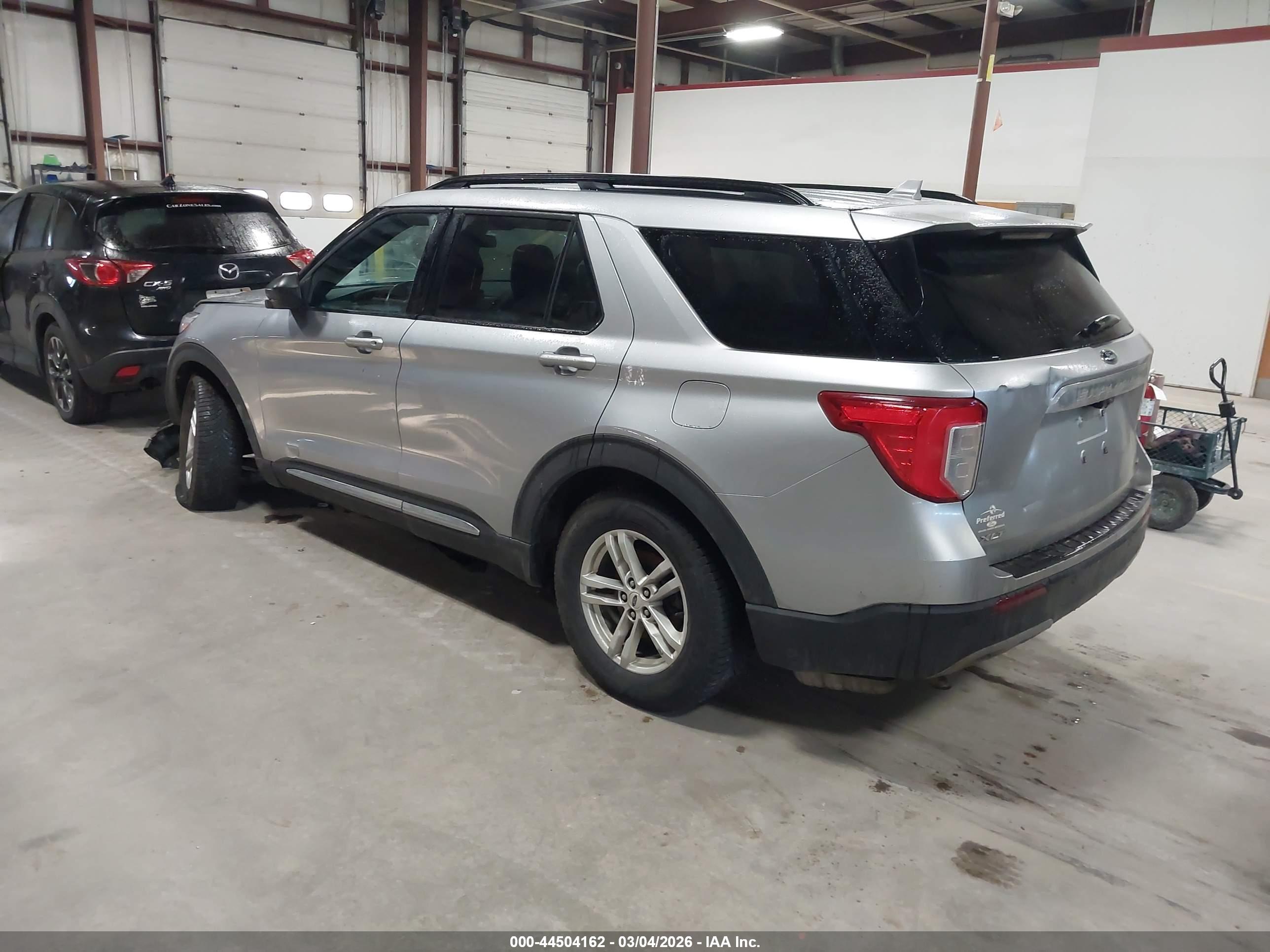 FORD EXPLORER image 3