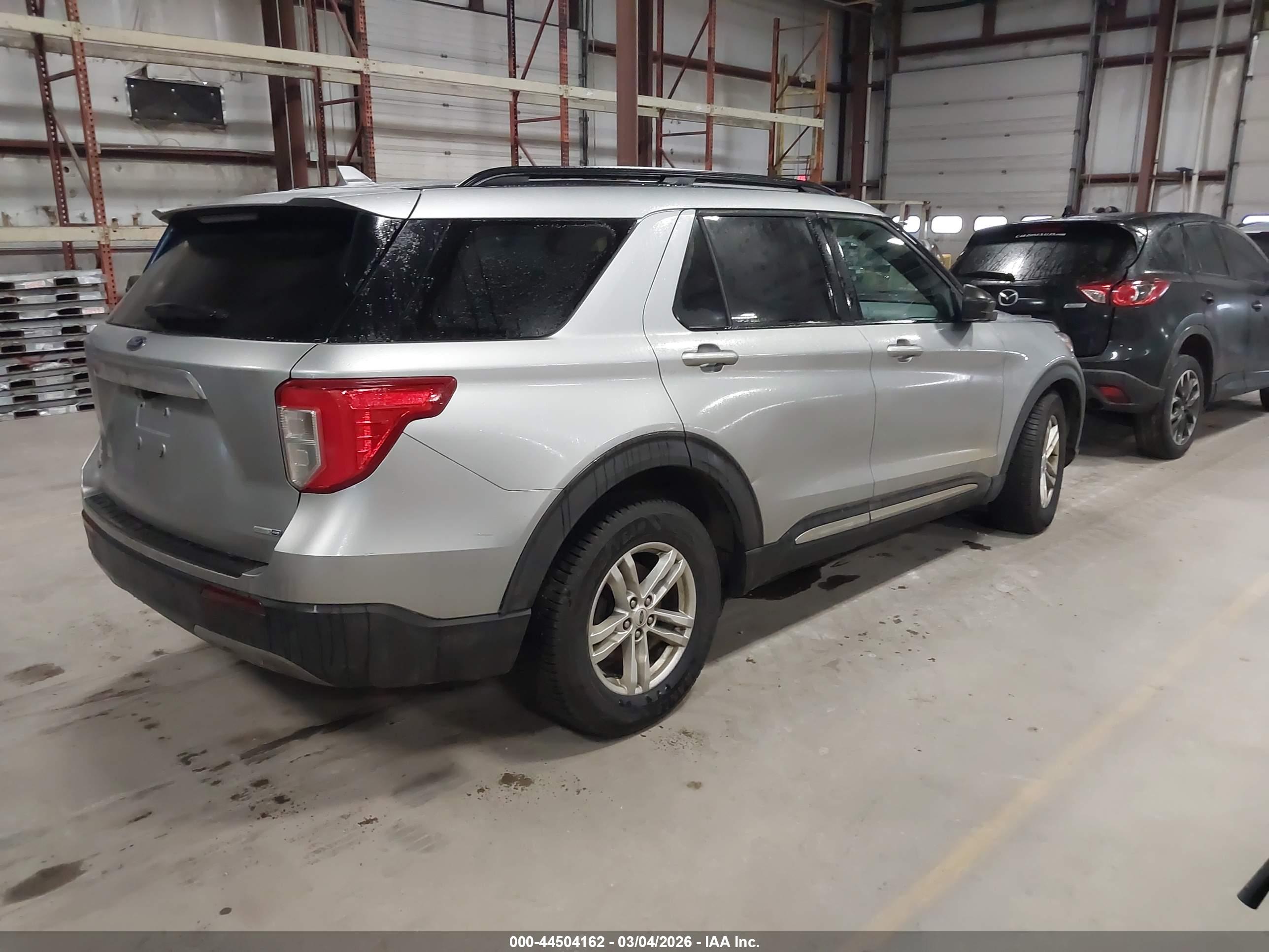 FORD EXPLORER image 4