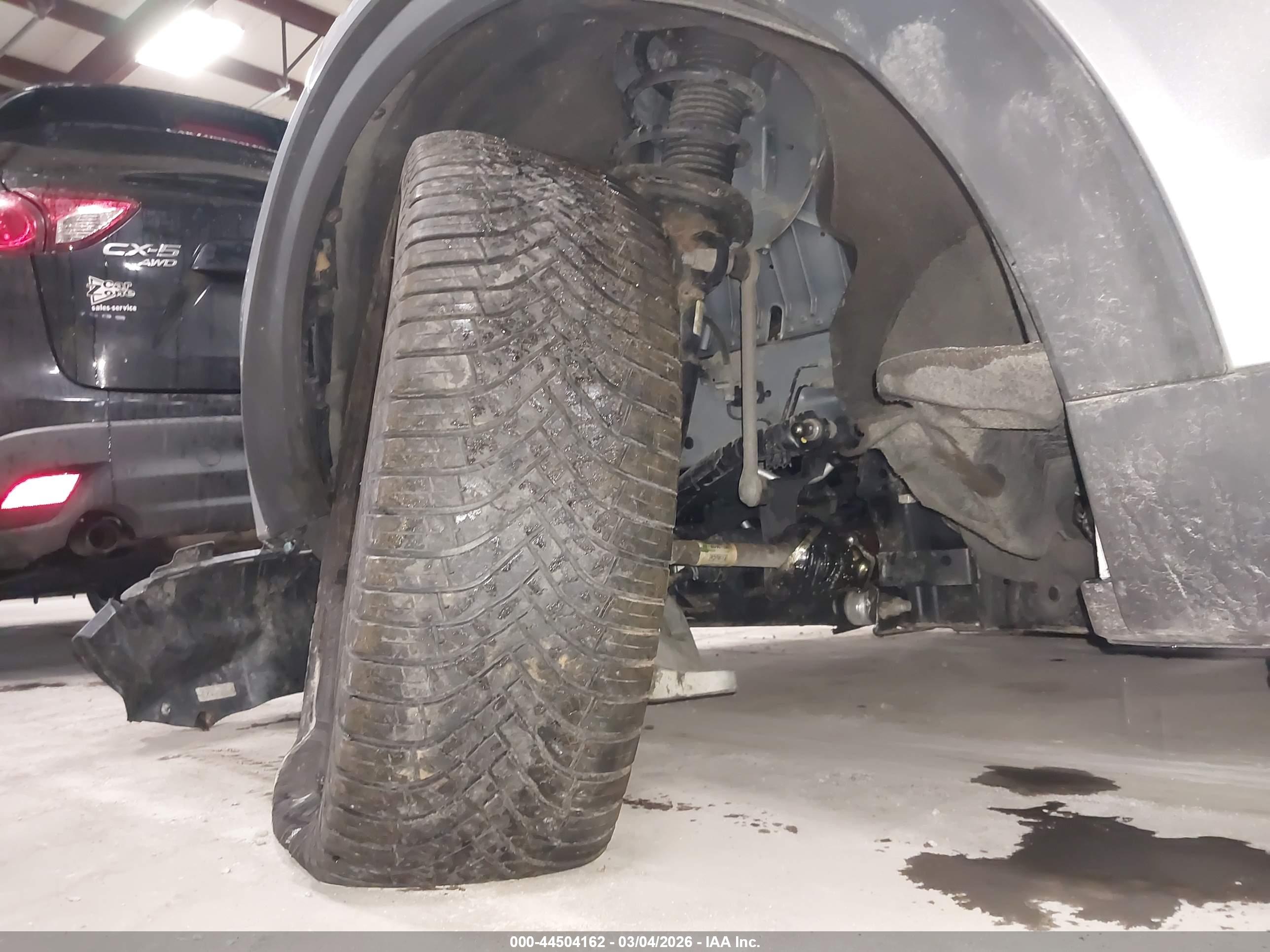 FORD EXPLORER image 6
