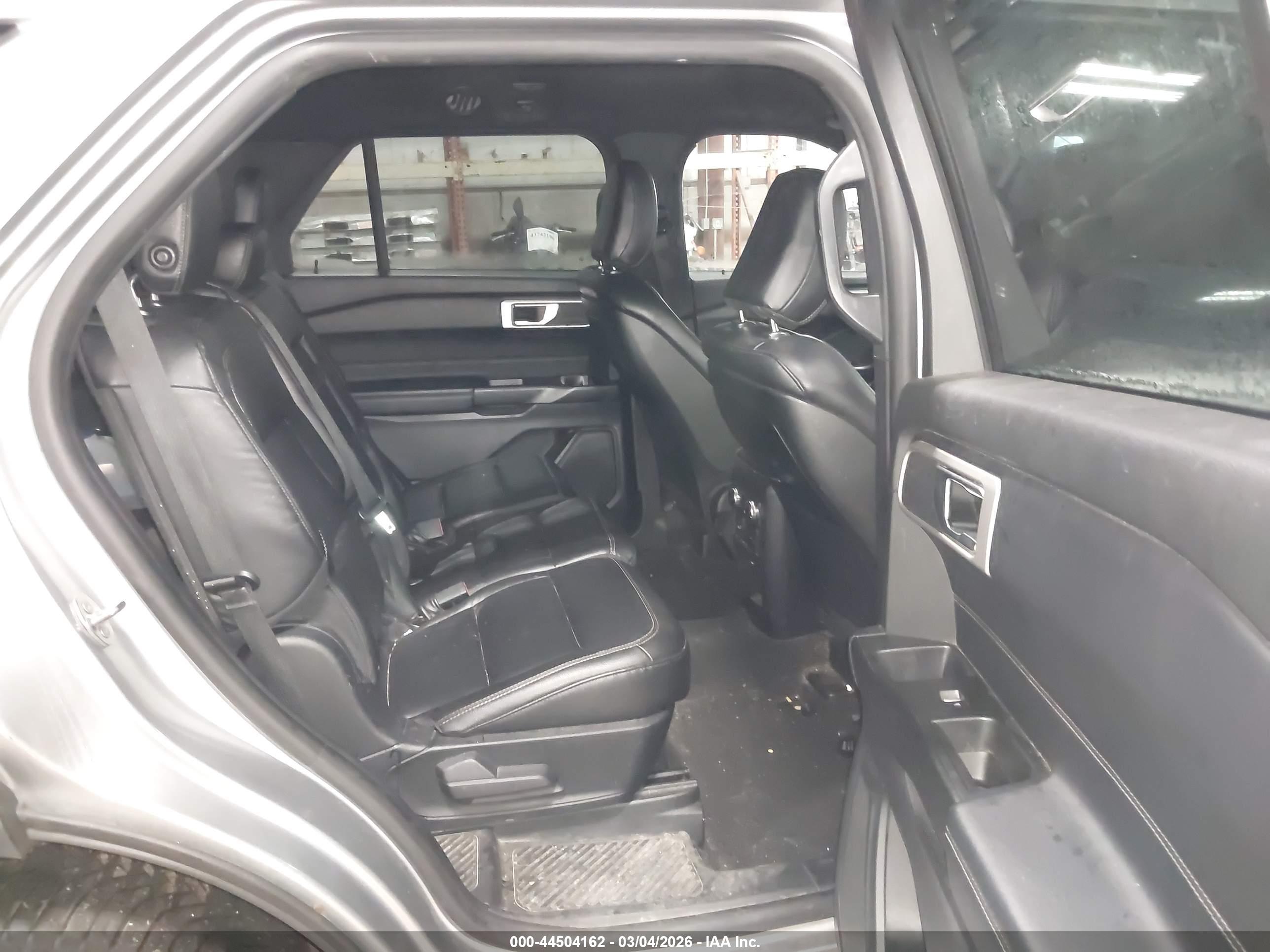 FORD EXPLORER image 8