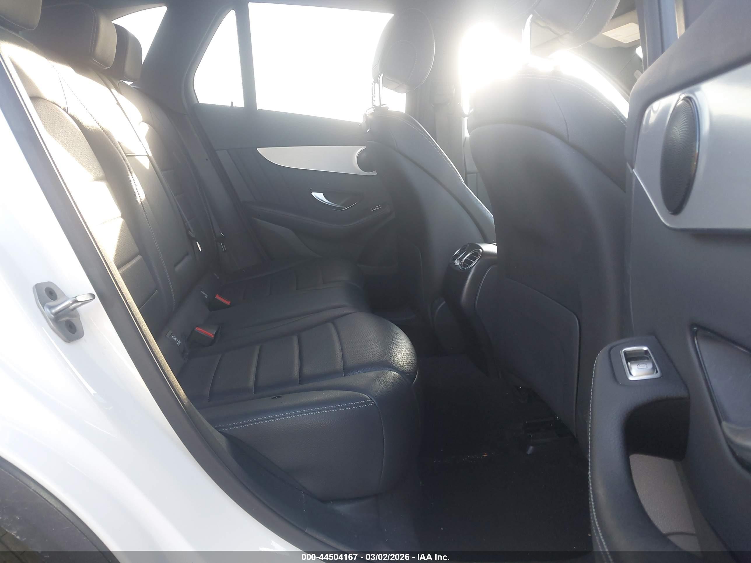 MERCEDES-BENZ GLC image 8