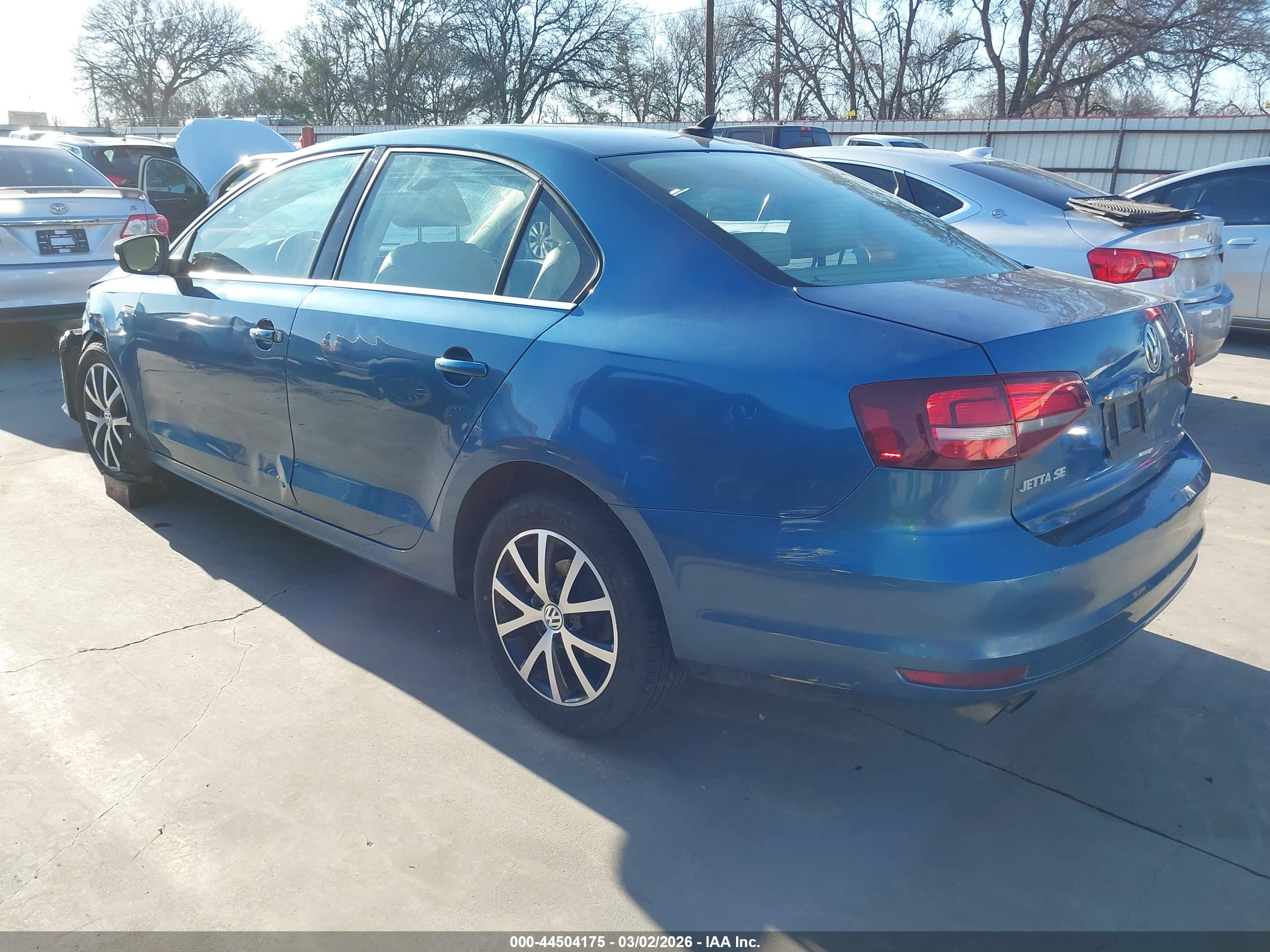 VOLKSWAGEN JETTA image 3