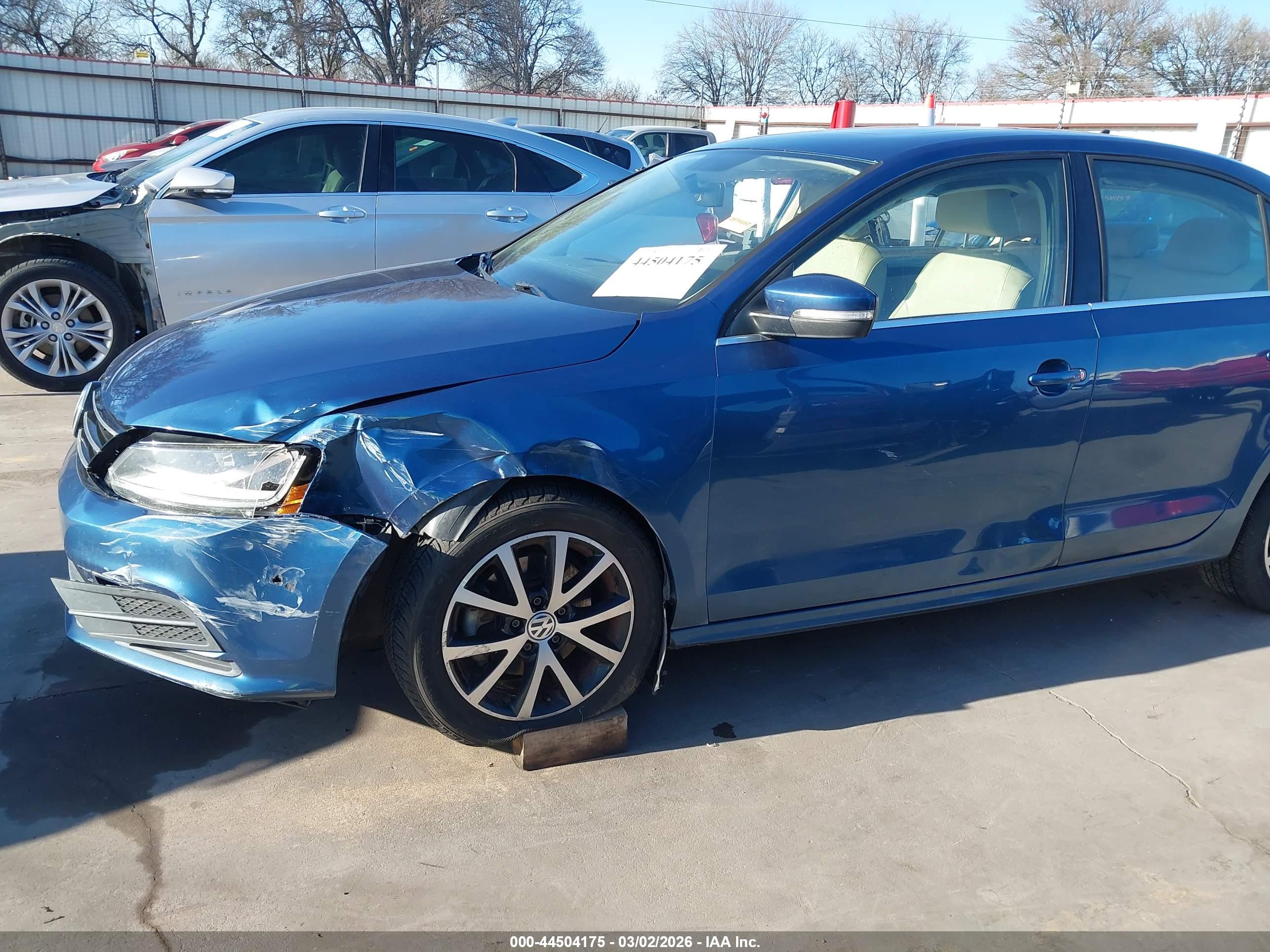 VOLKSWAGEN JETTA image 6