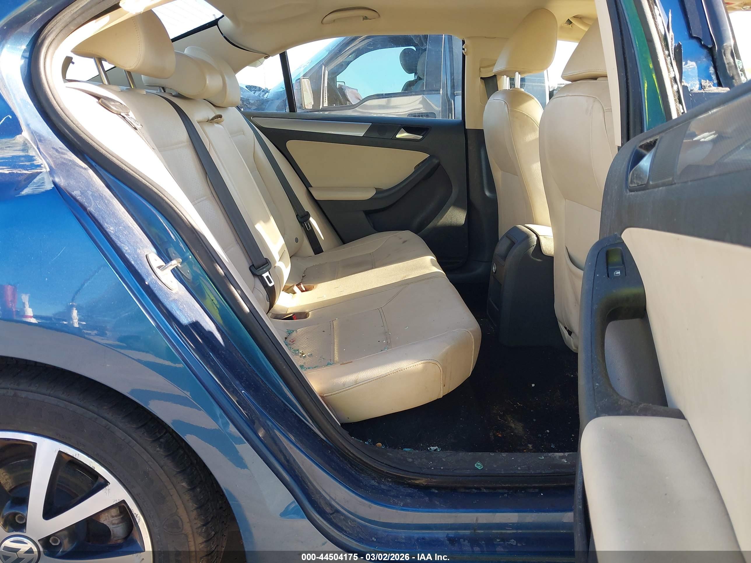VOLKSWAGEN JETTA image 8