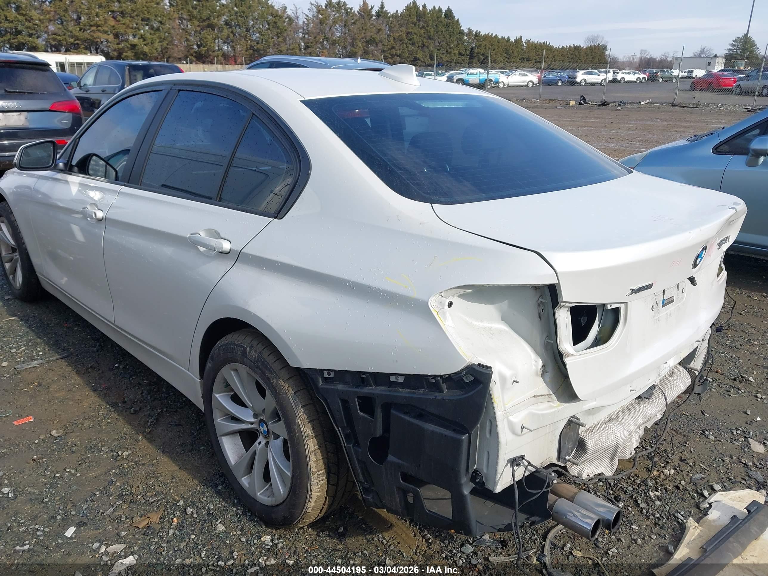 BMW 328I image 3