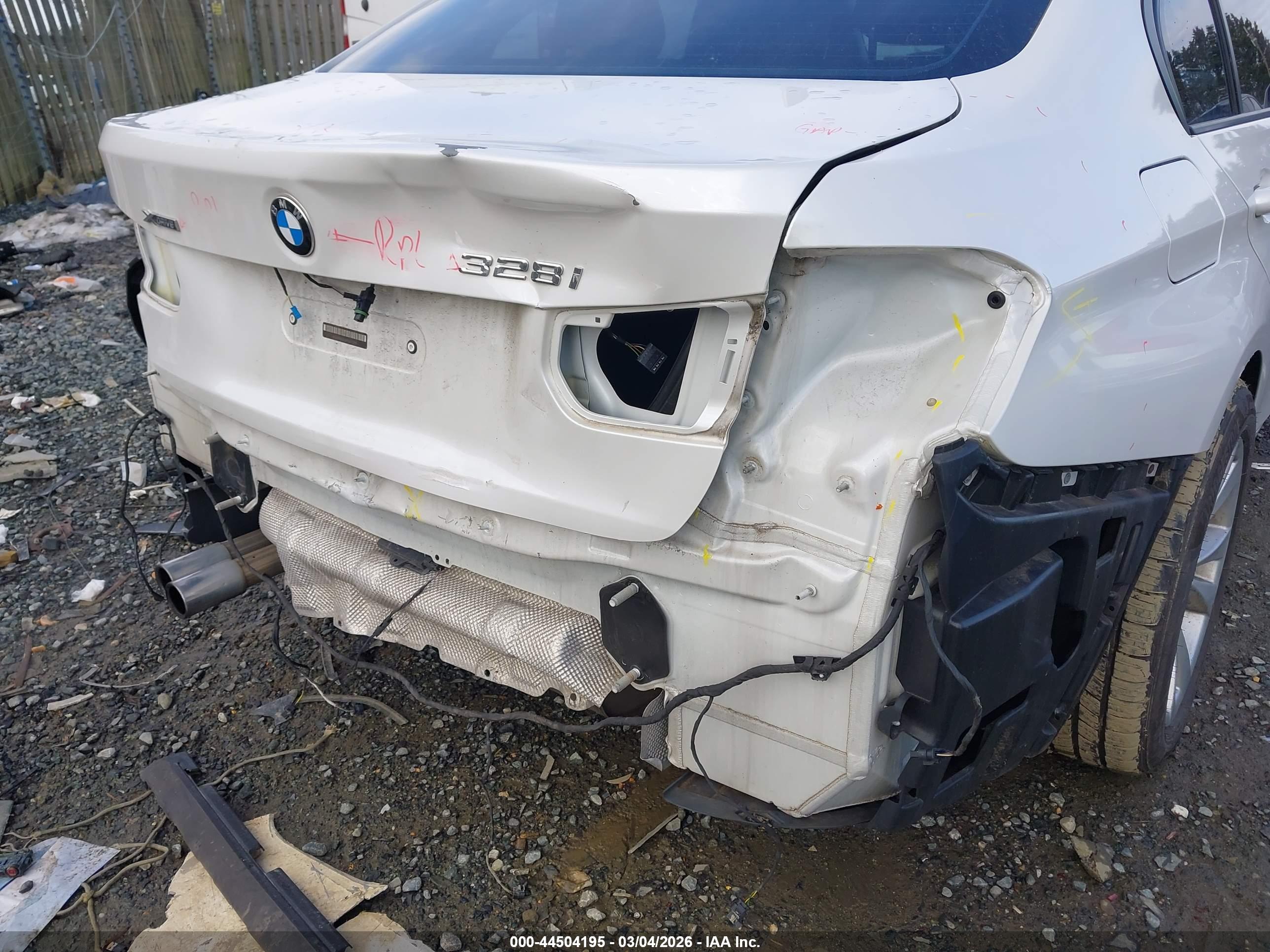 BMW 328I image 6
