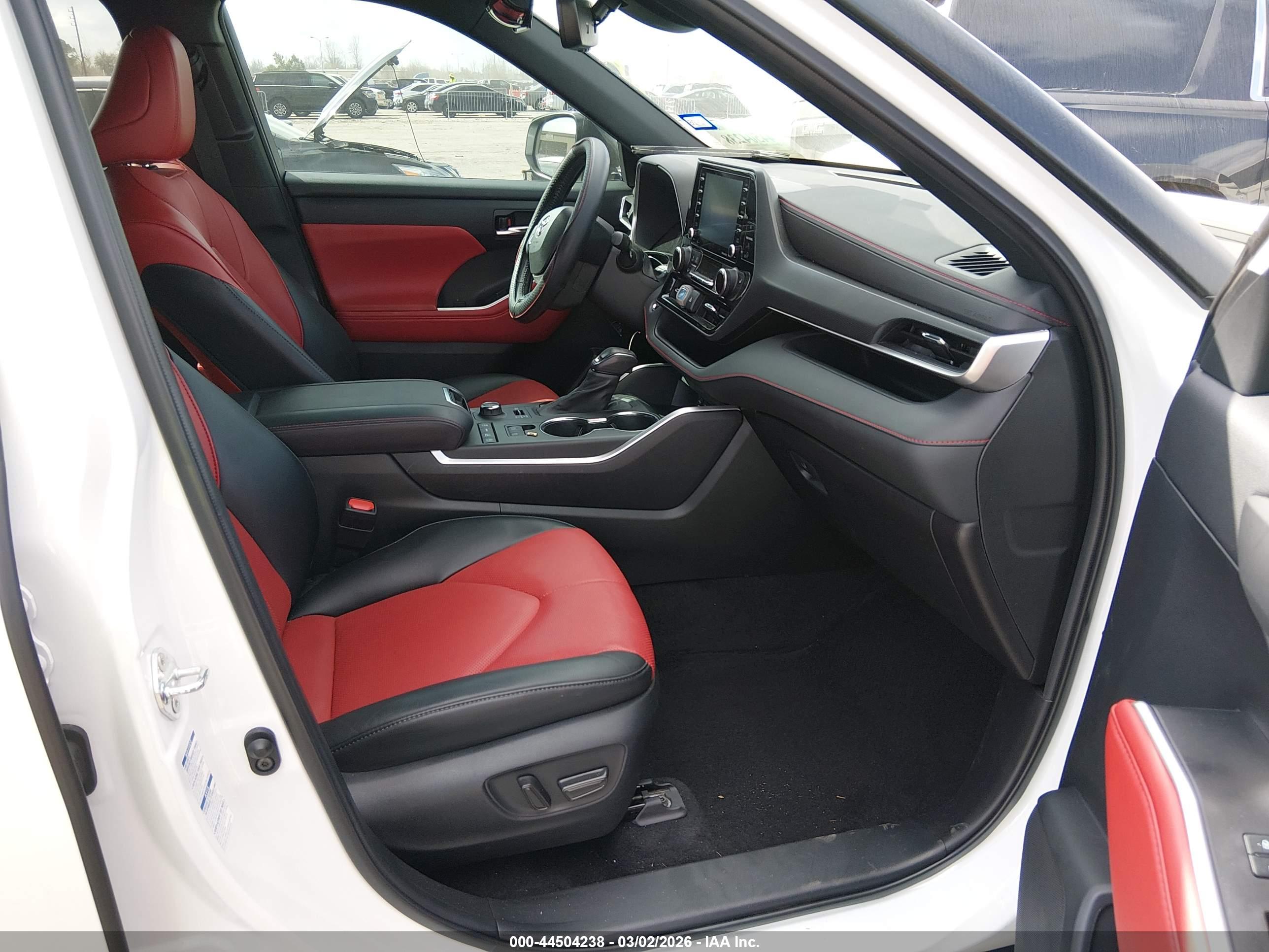 TOYOTA HIGHLANDER image 5